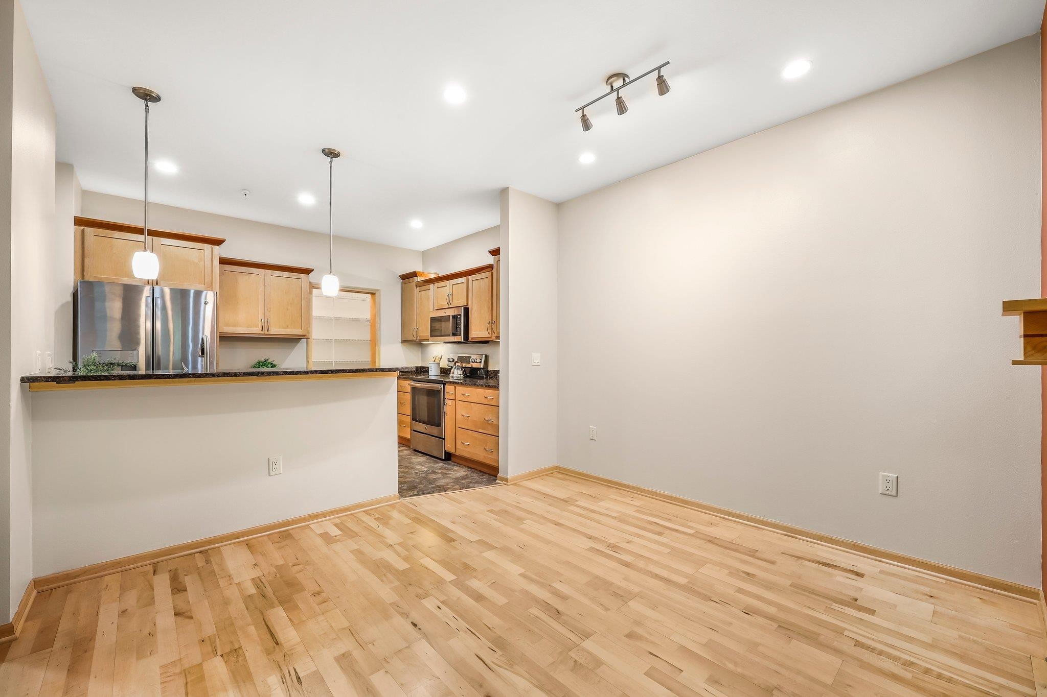 10 Glen Brook Way 103