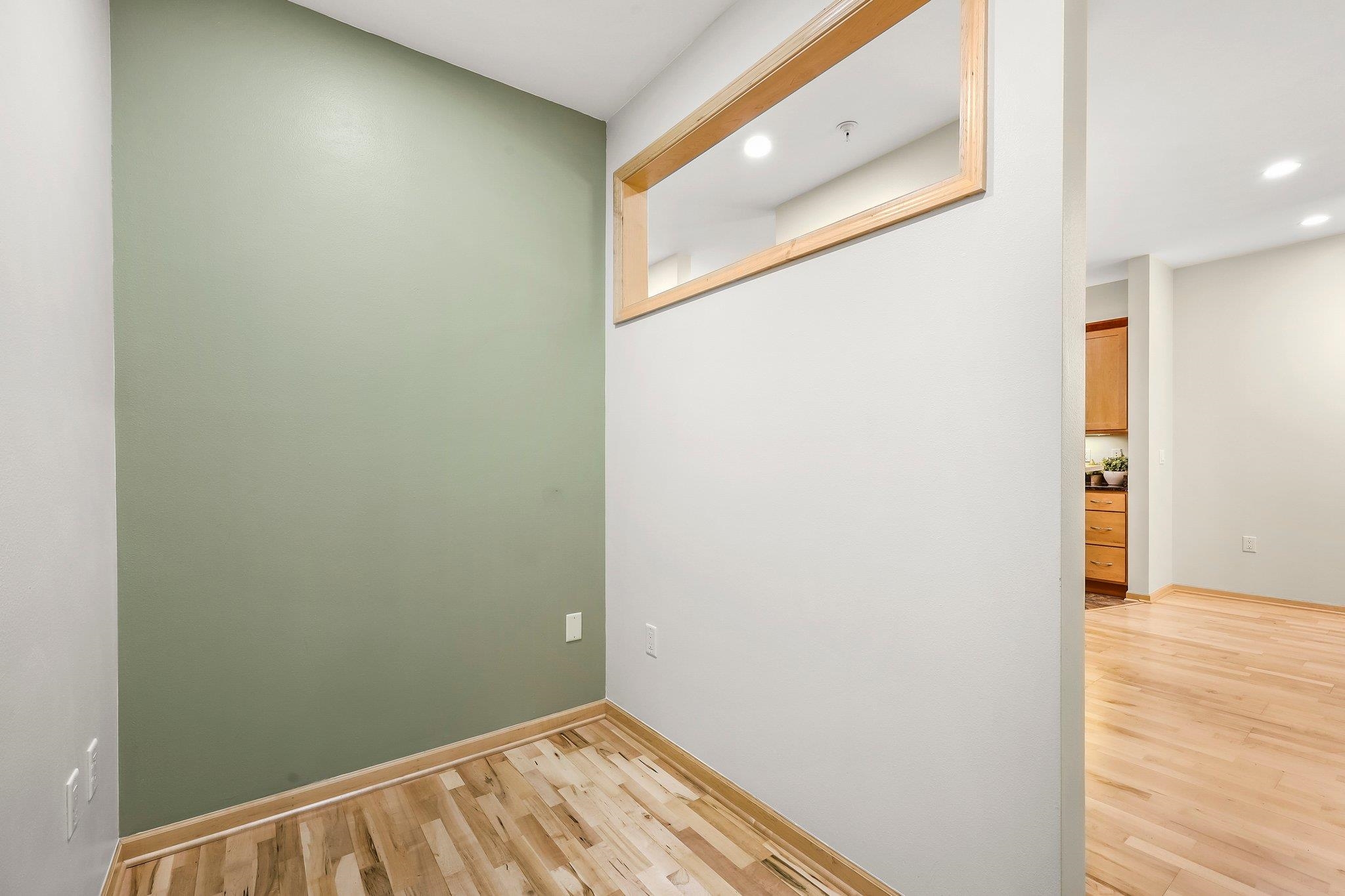 10 Glen Brook Way 103