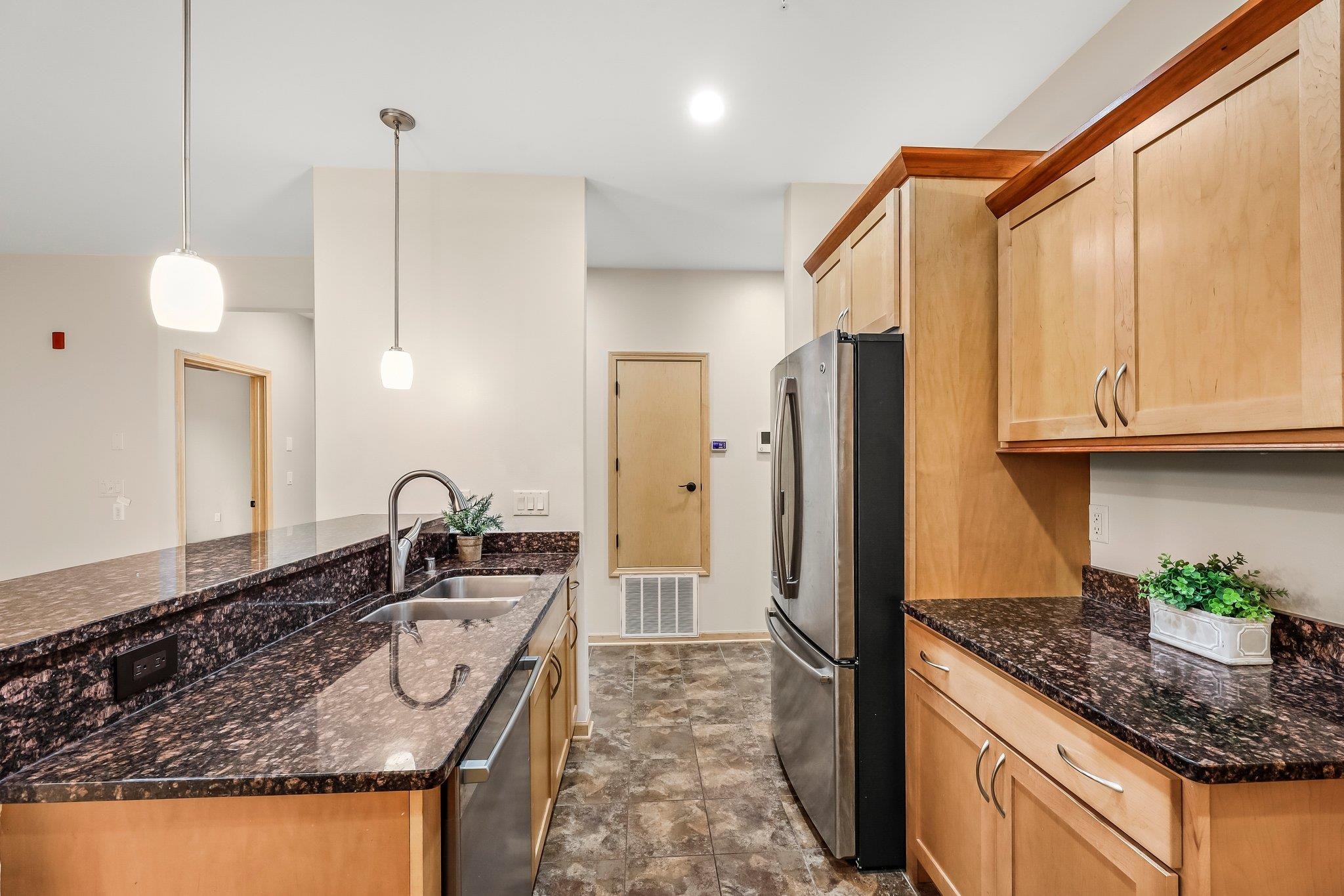 10 Glen Brook Way 103