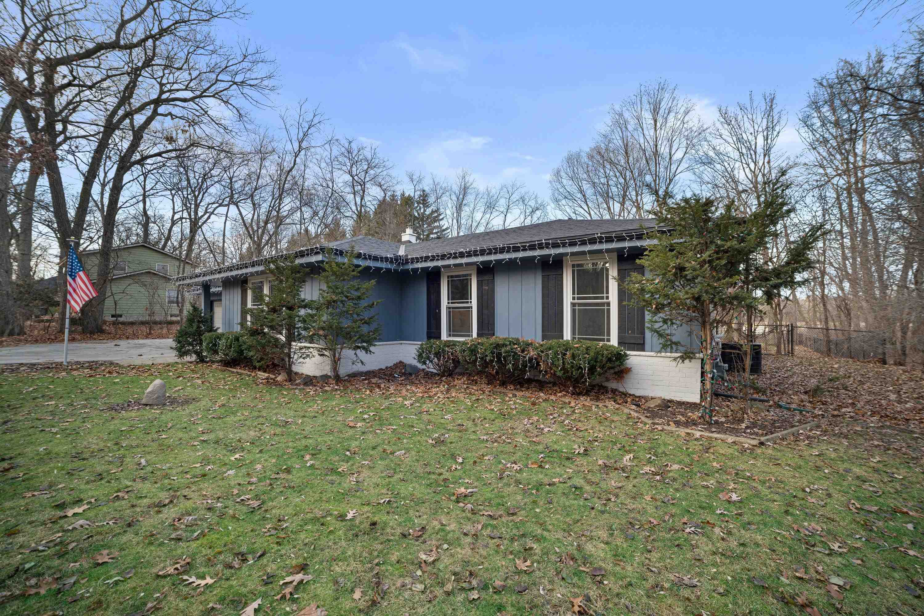 N9W23900 Sherwood Drive