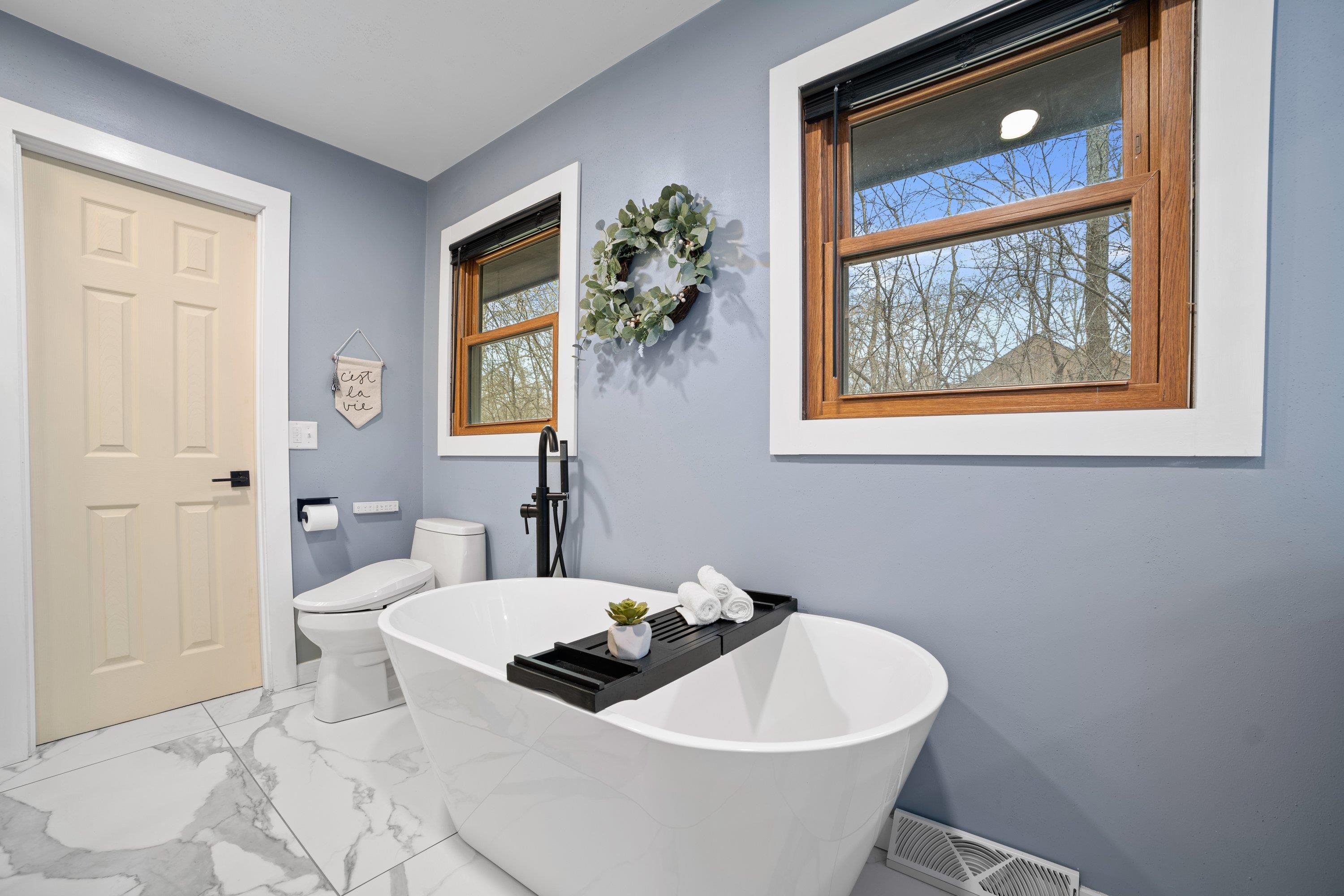 N9W23900 Sherwood Drive