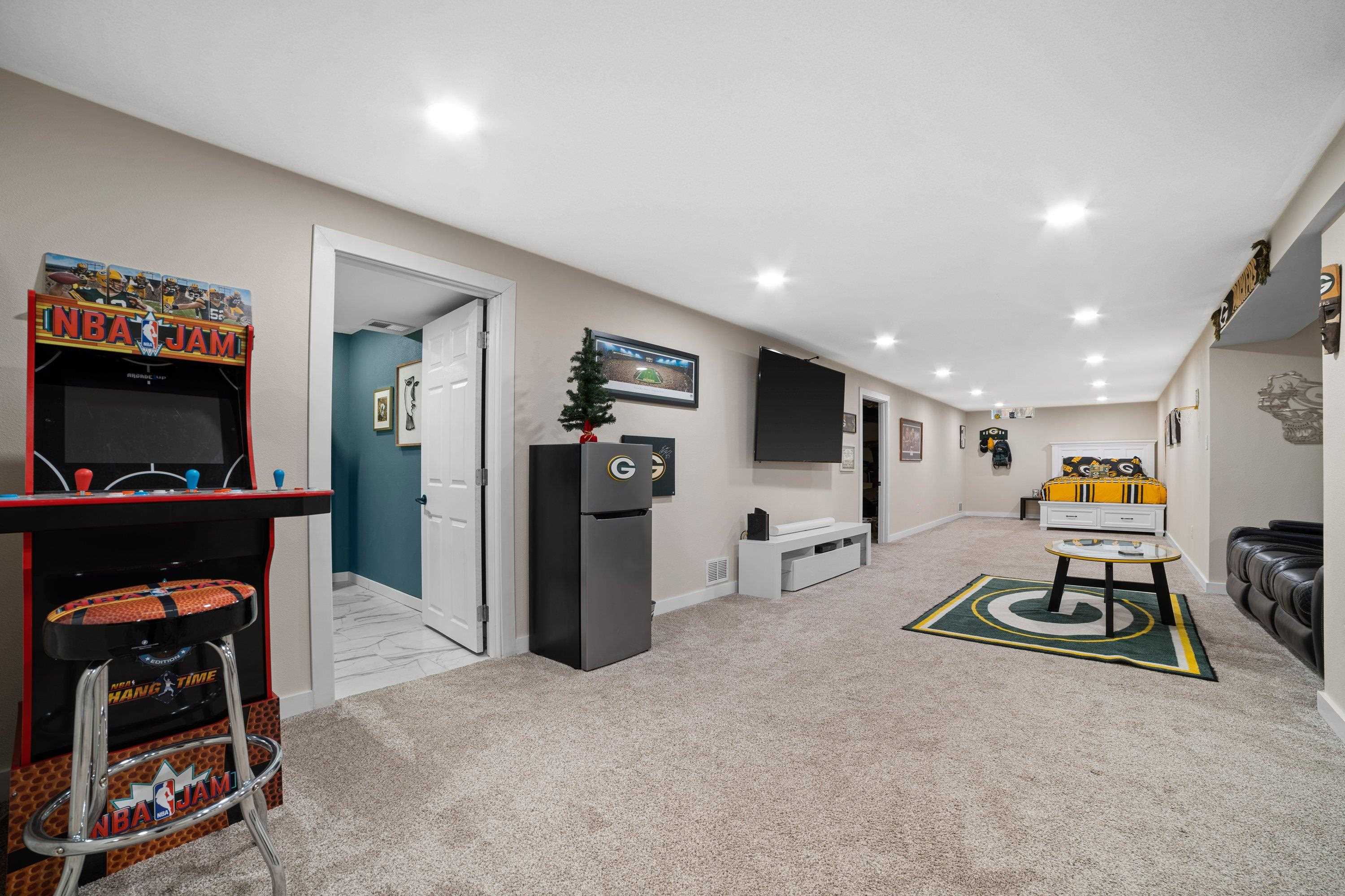 N9W23900 Sherwood Drive