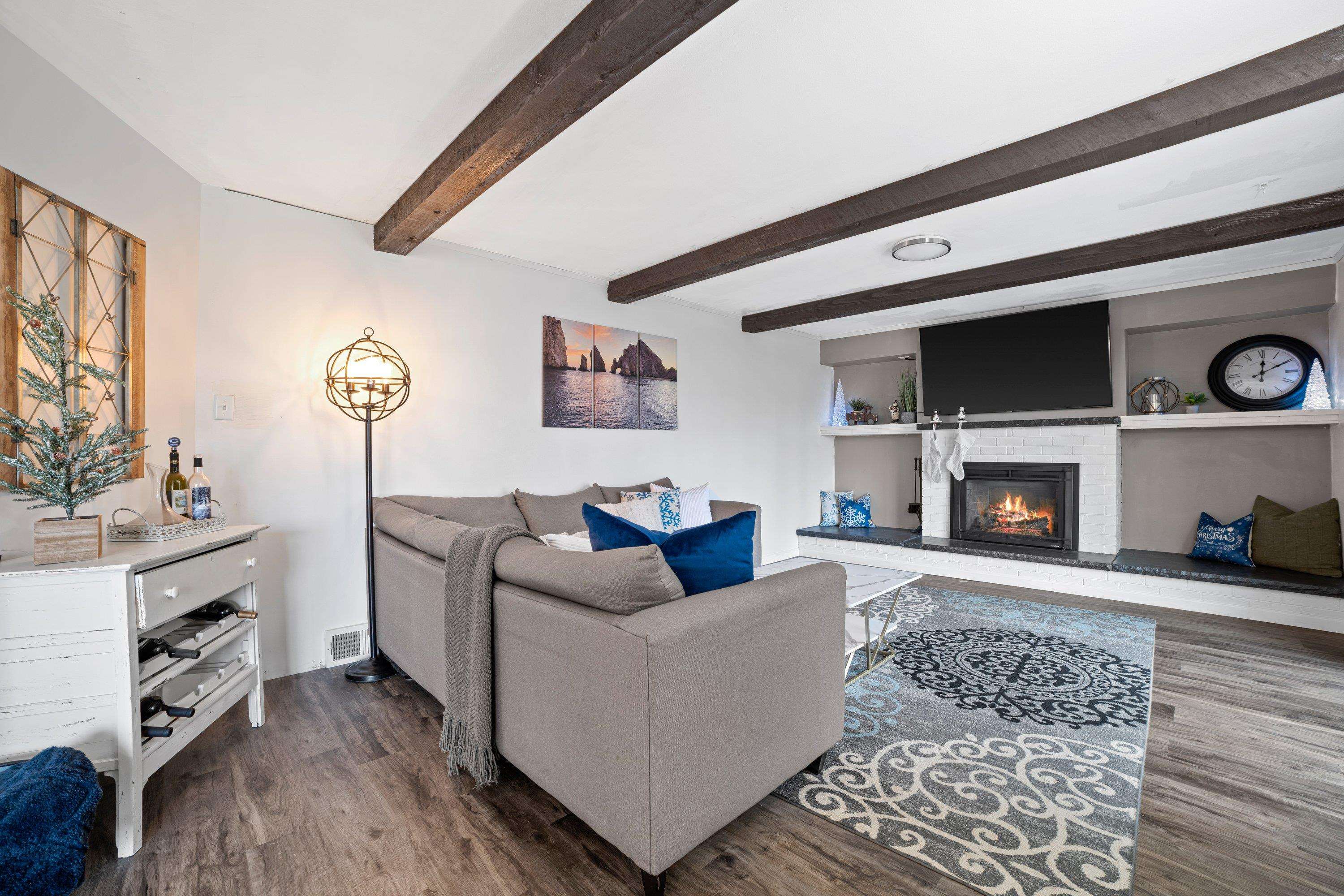 N9W23900 Sherwood Drive