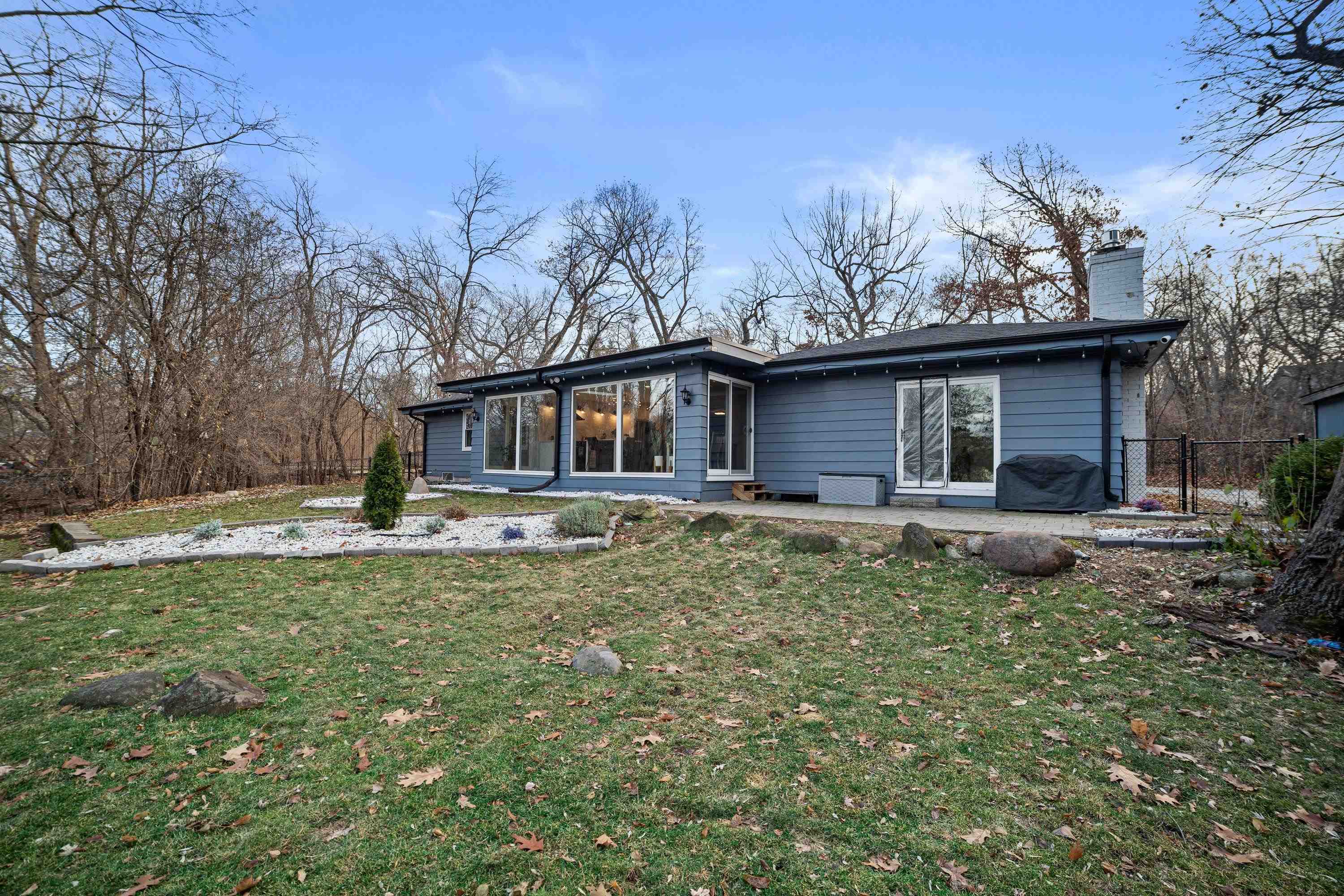 N9W23900 Sherwood Drive