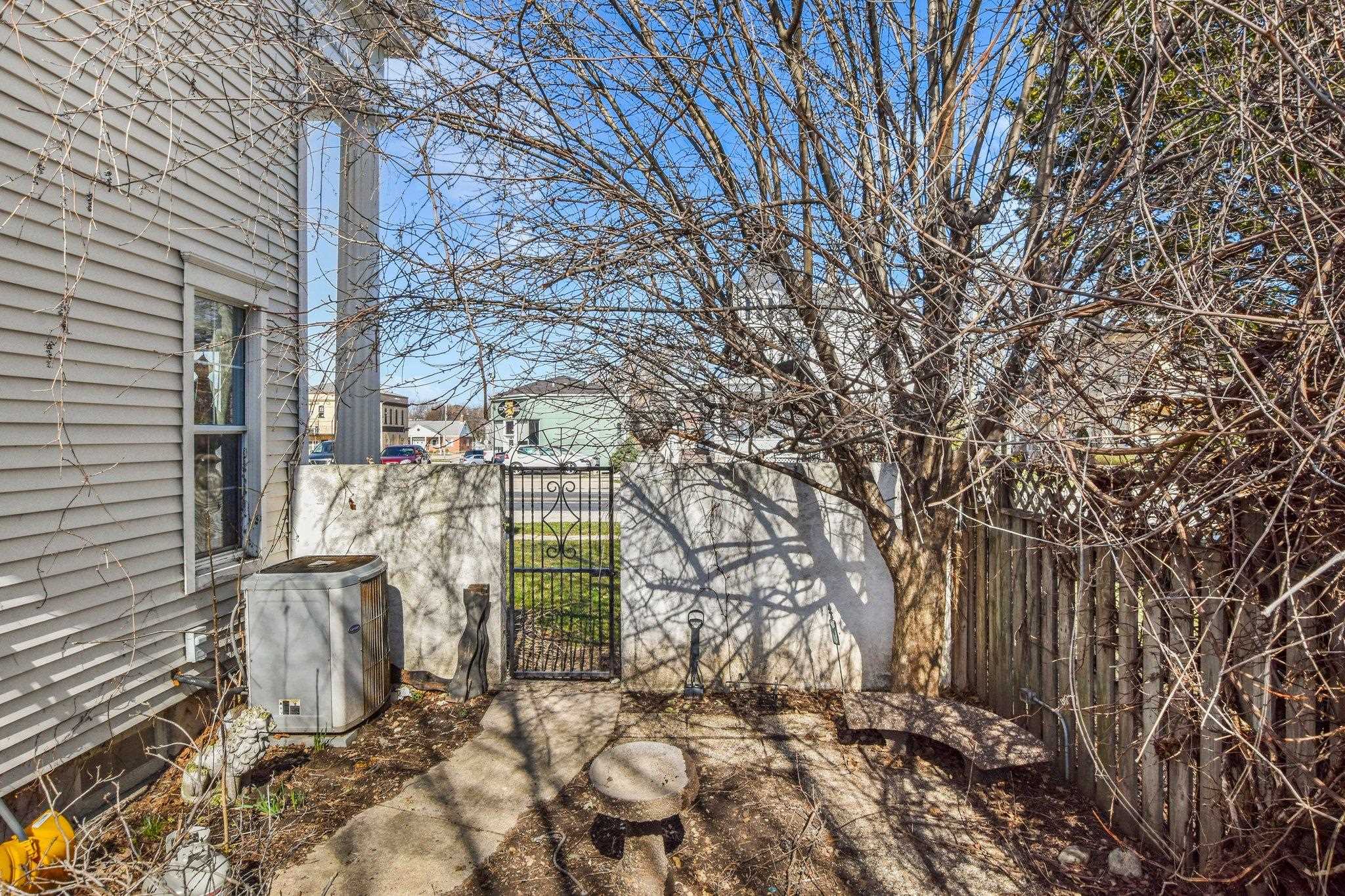 206 N Ludington Street