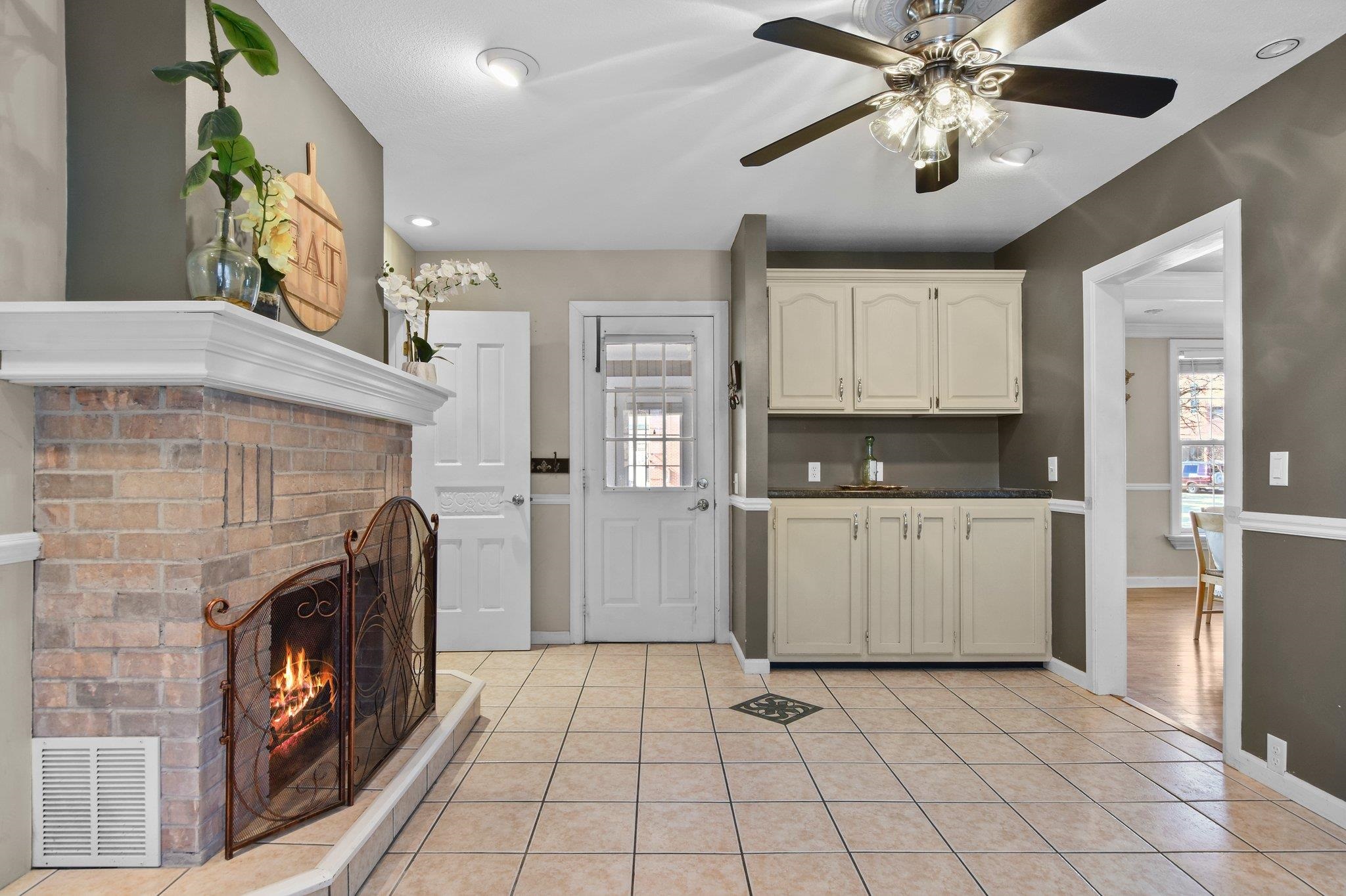 206 N Ludington Street