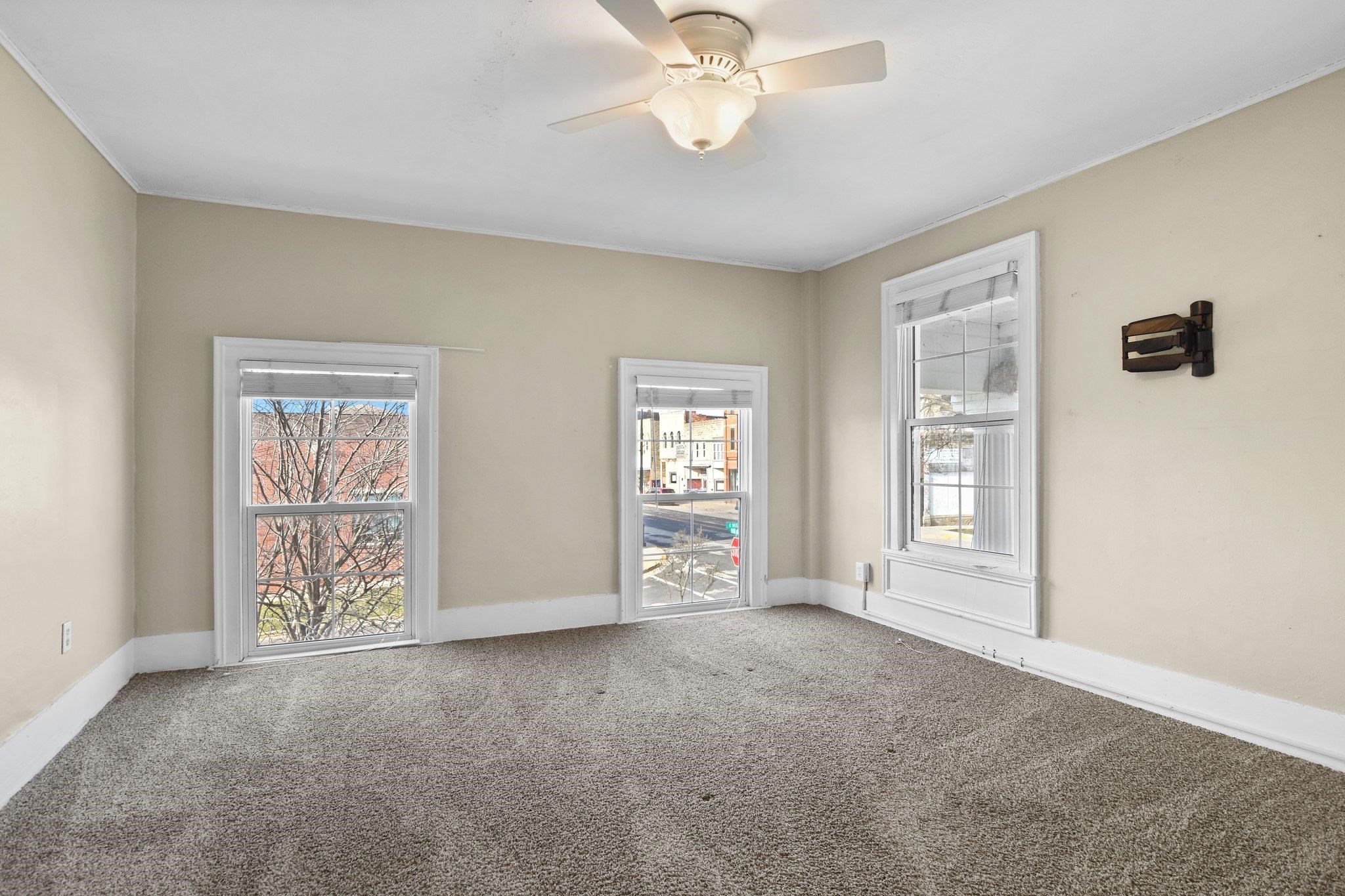 206 N Ludington Street