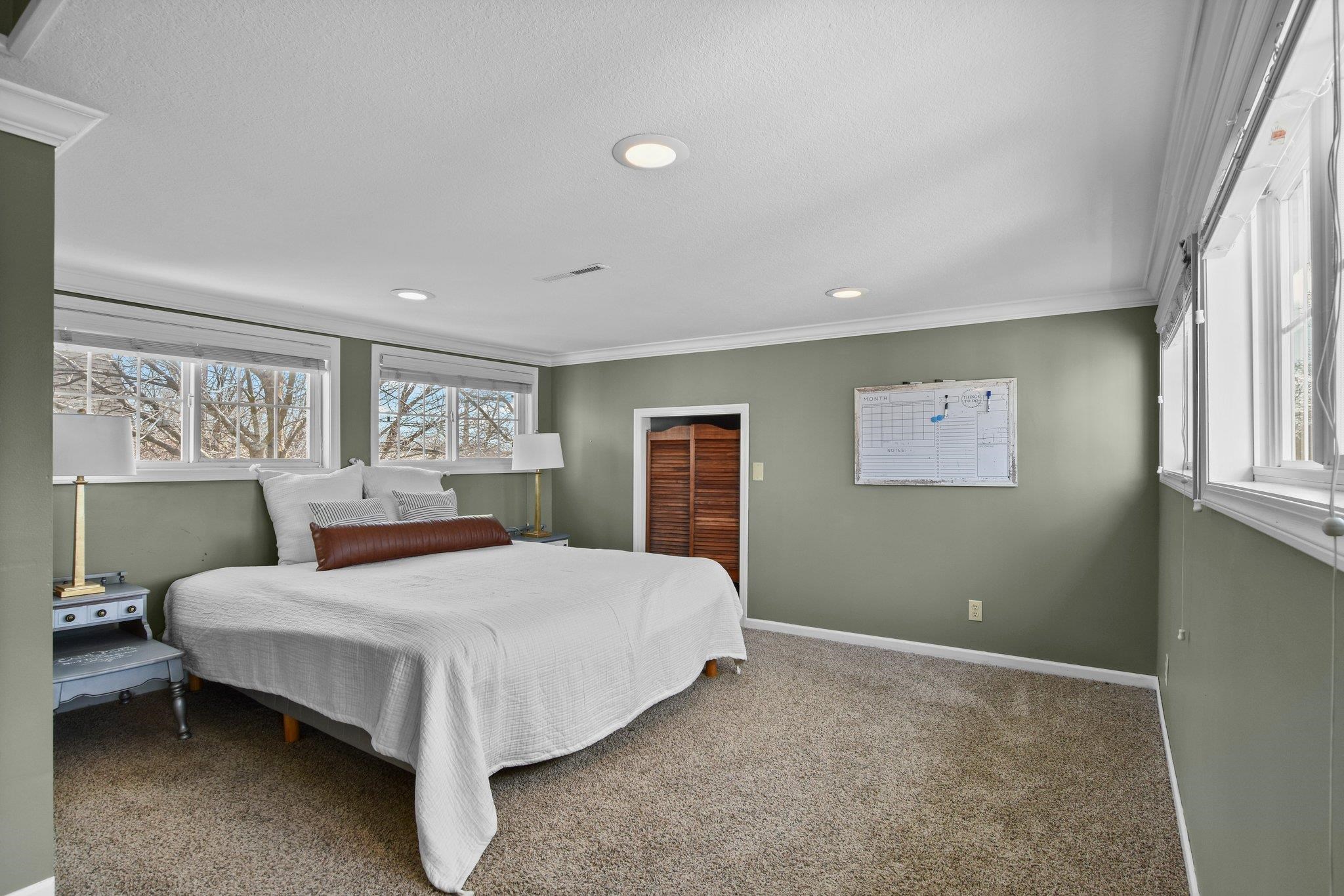 206 N Ludington Street