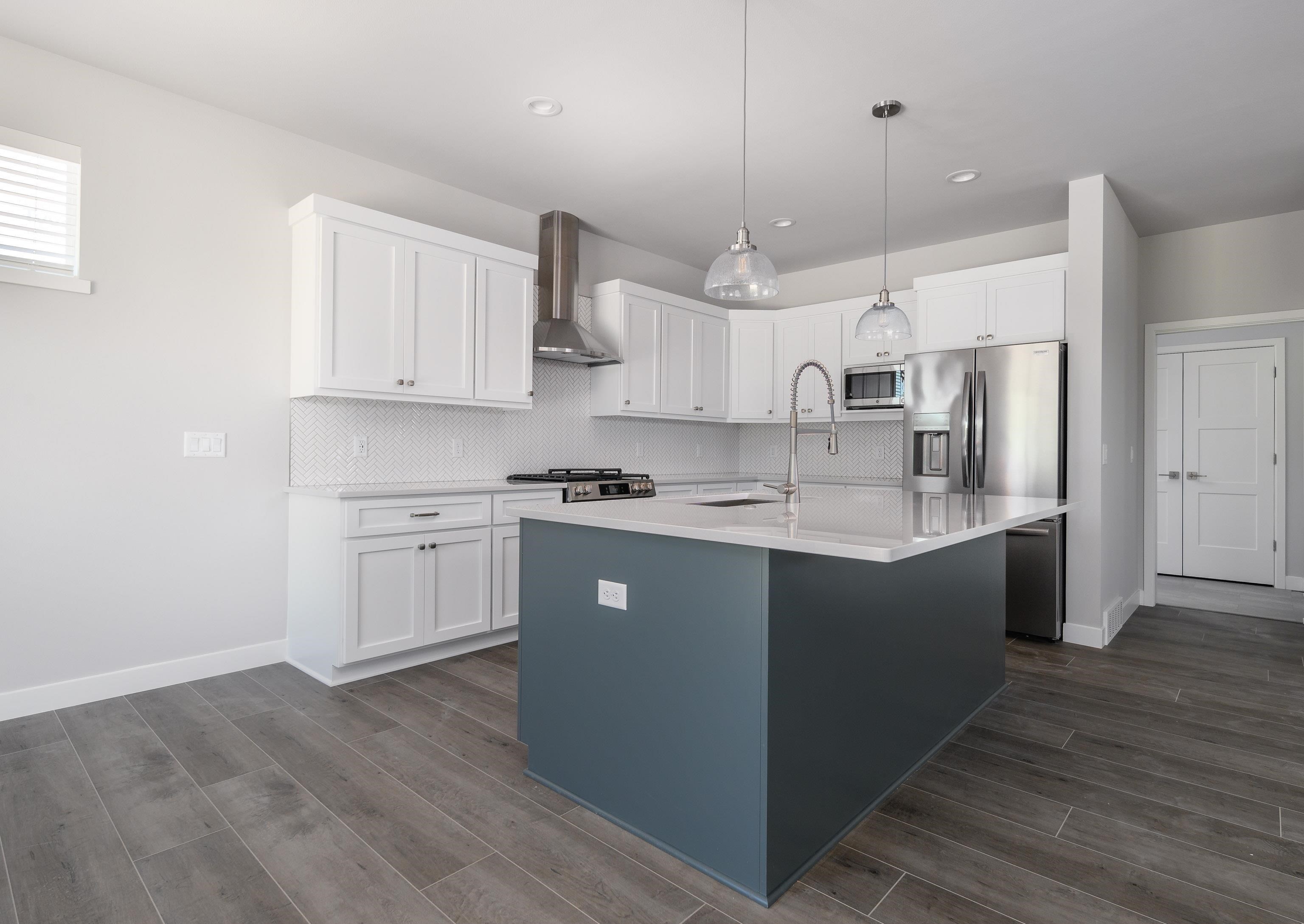 5918 Dragonfly Way