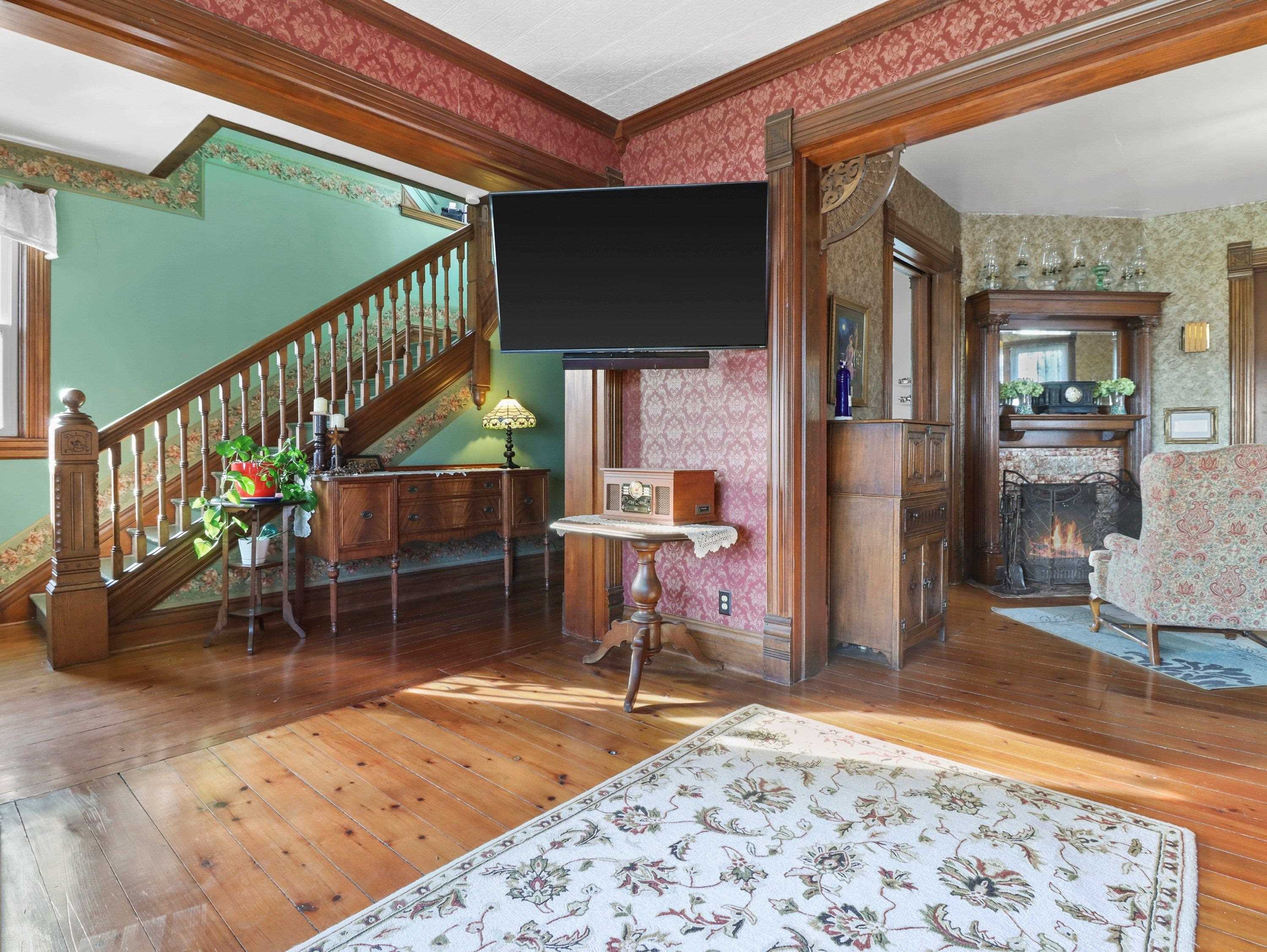 103 E Cordelia Street