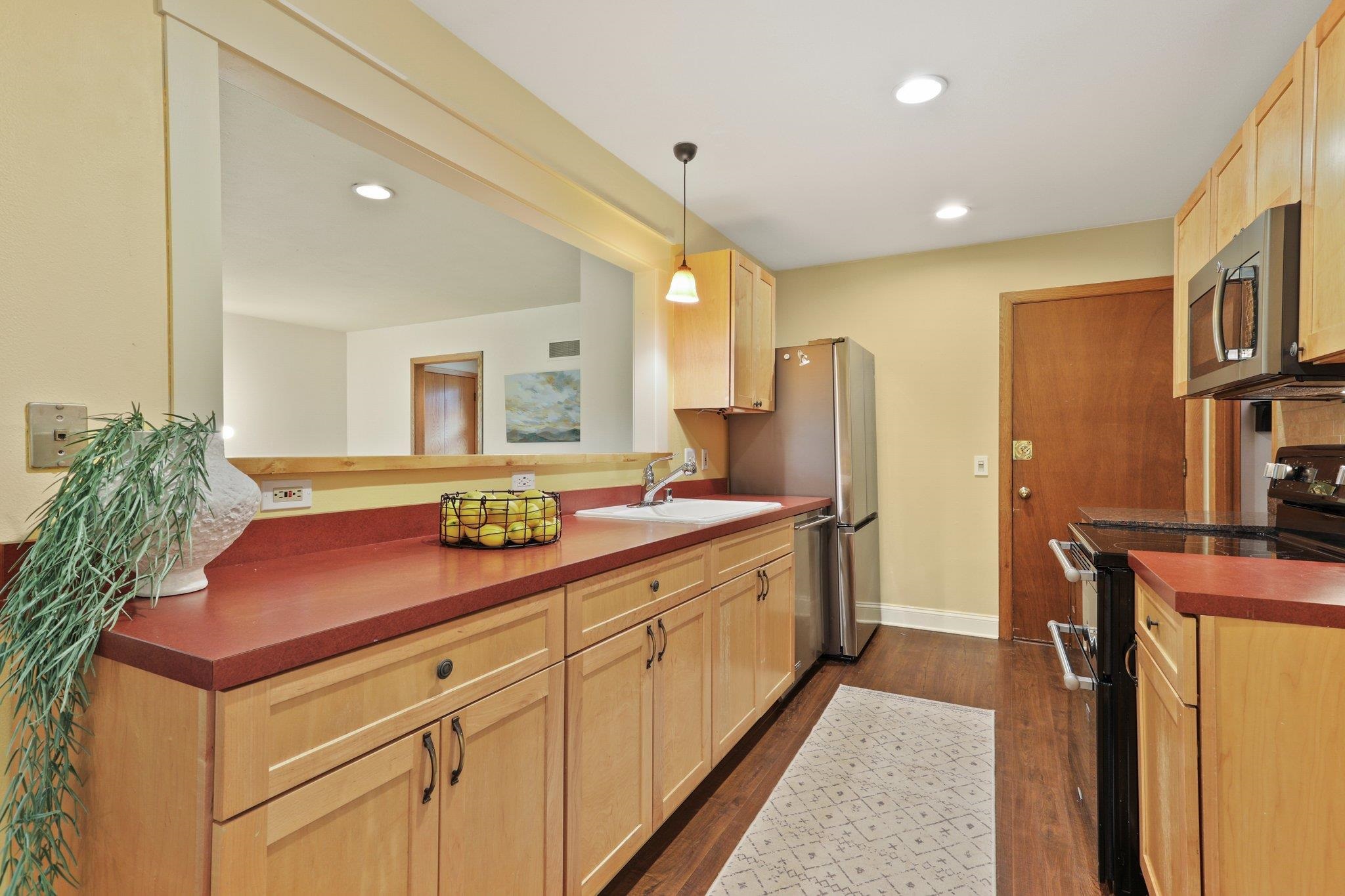 6109 Mulberry Circle