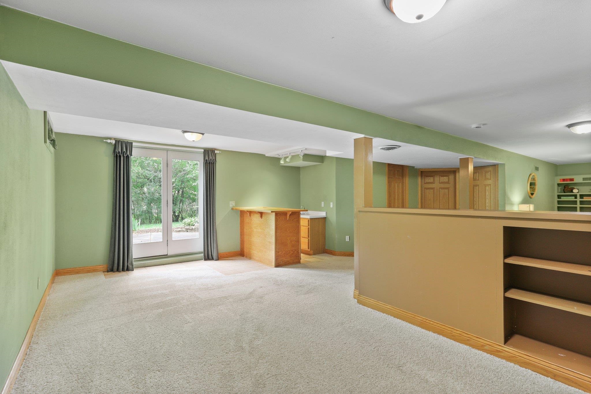 6109 Mulberry Circle