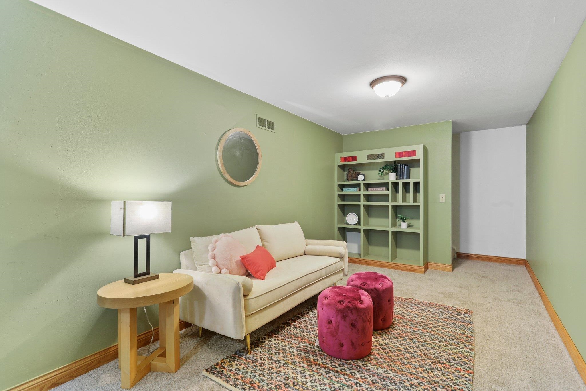 6109 Mulberry Circle