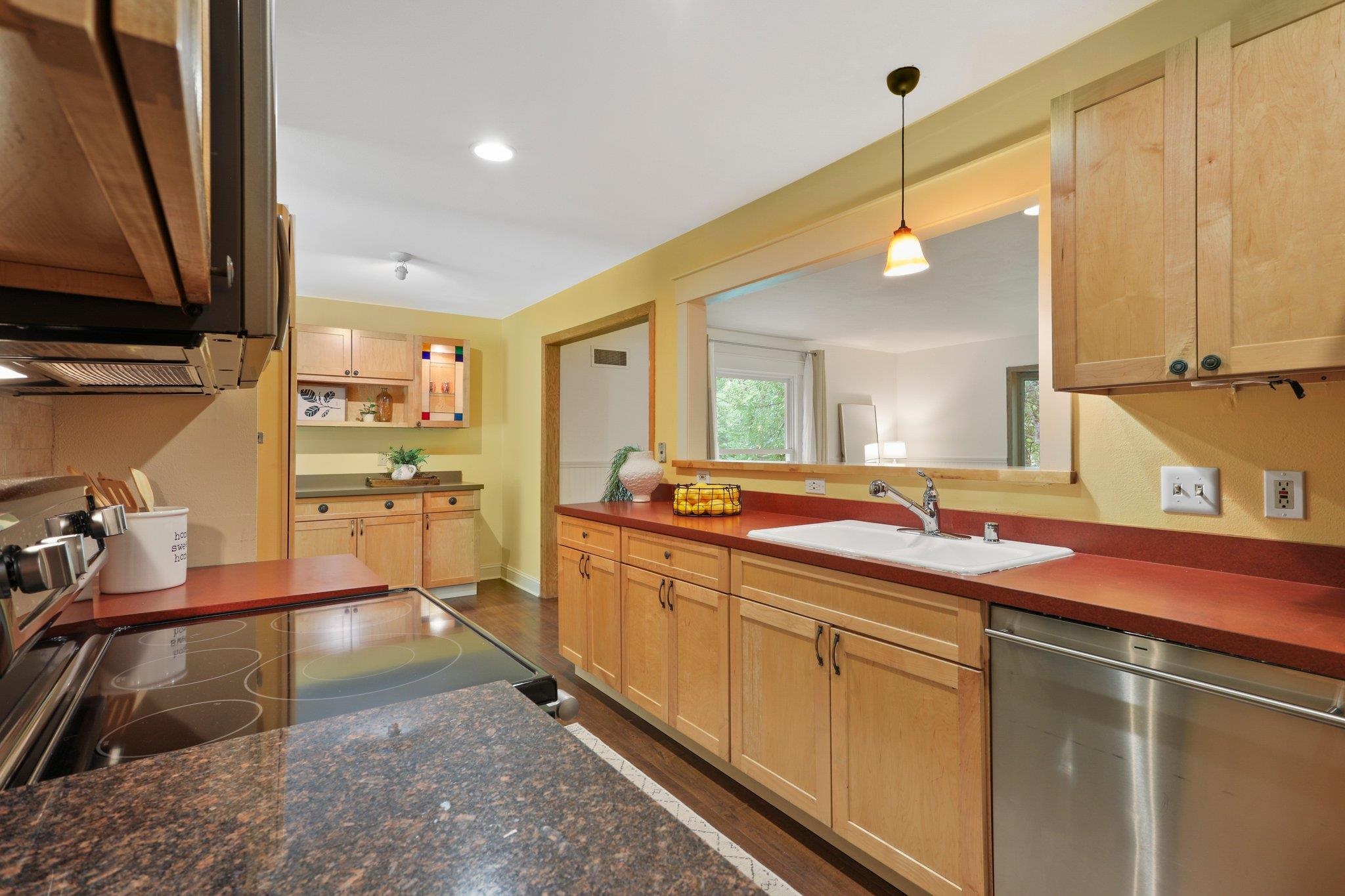 6109 Mulberry Circle