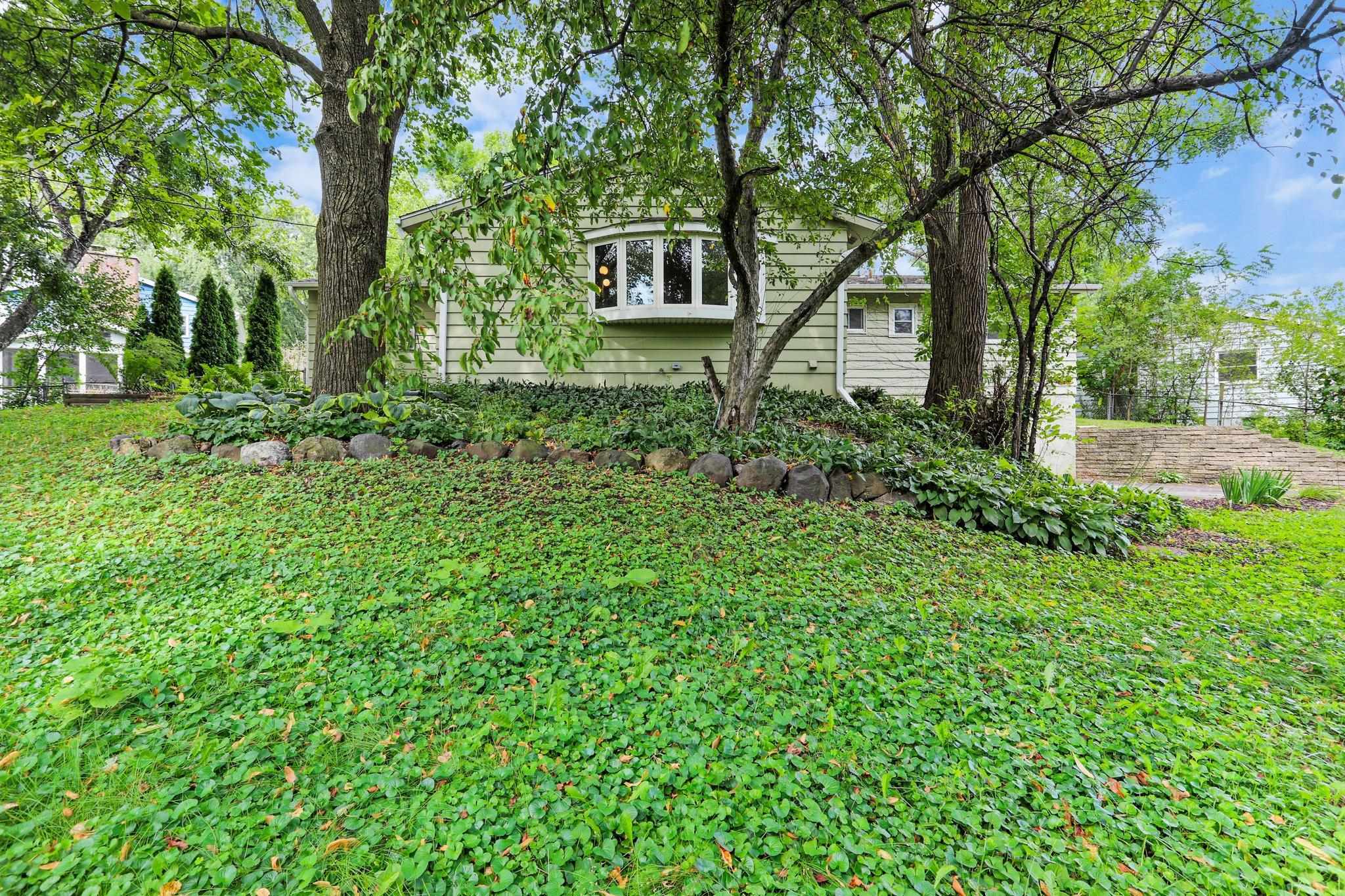 6109 Mulberry Circle