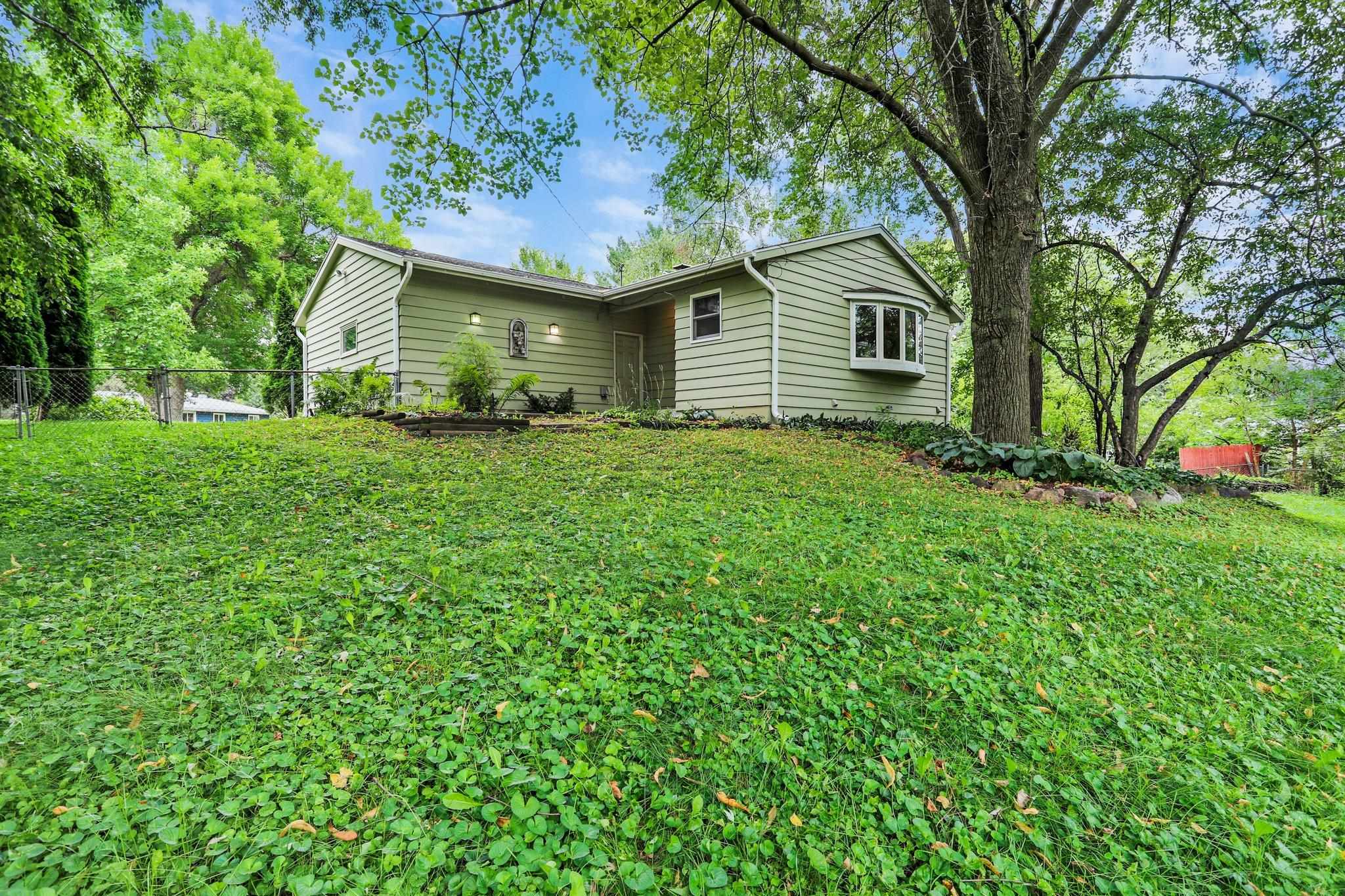 6109 Mulberry Circle