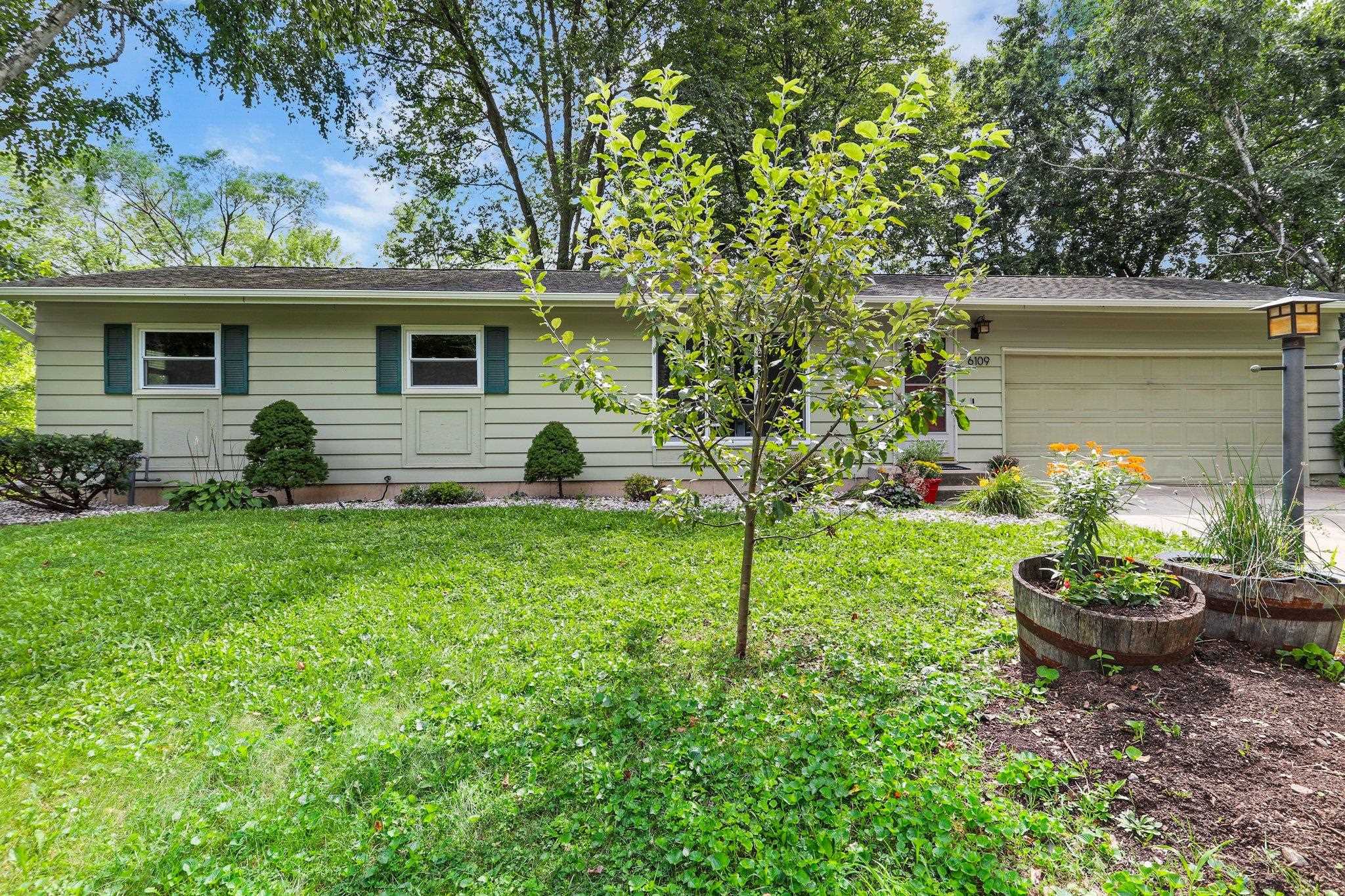 6109 Mulberry Circle