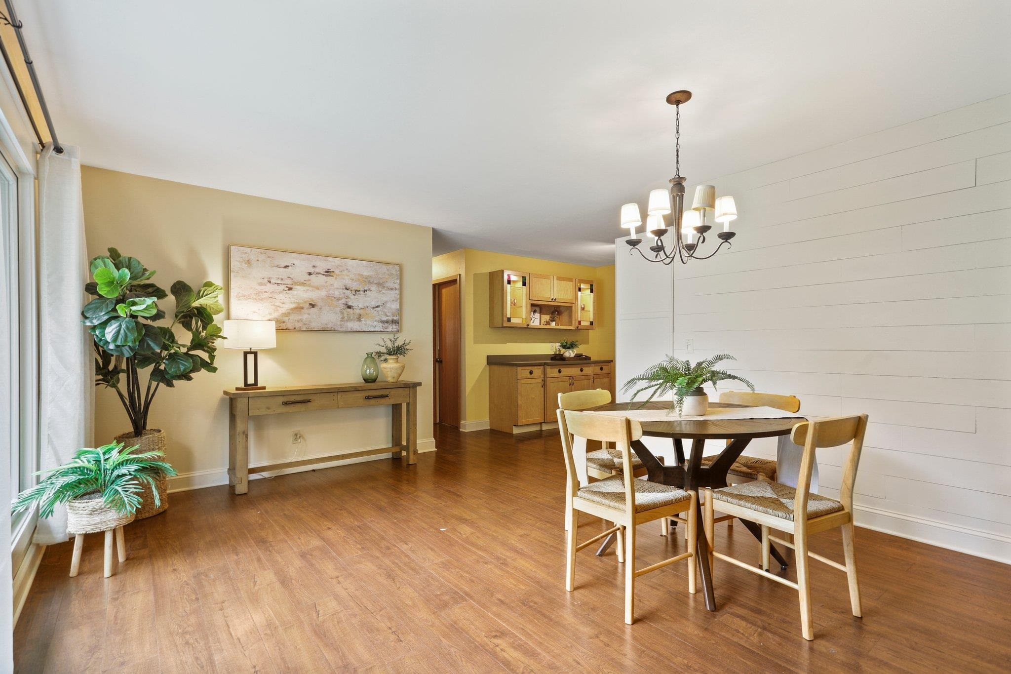 6109 Mulberry Circle