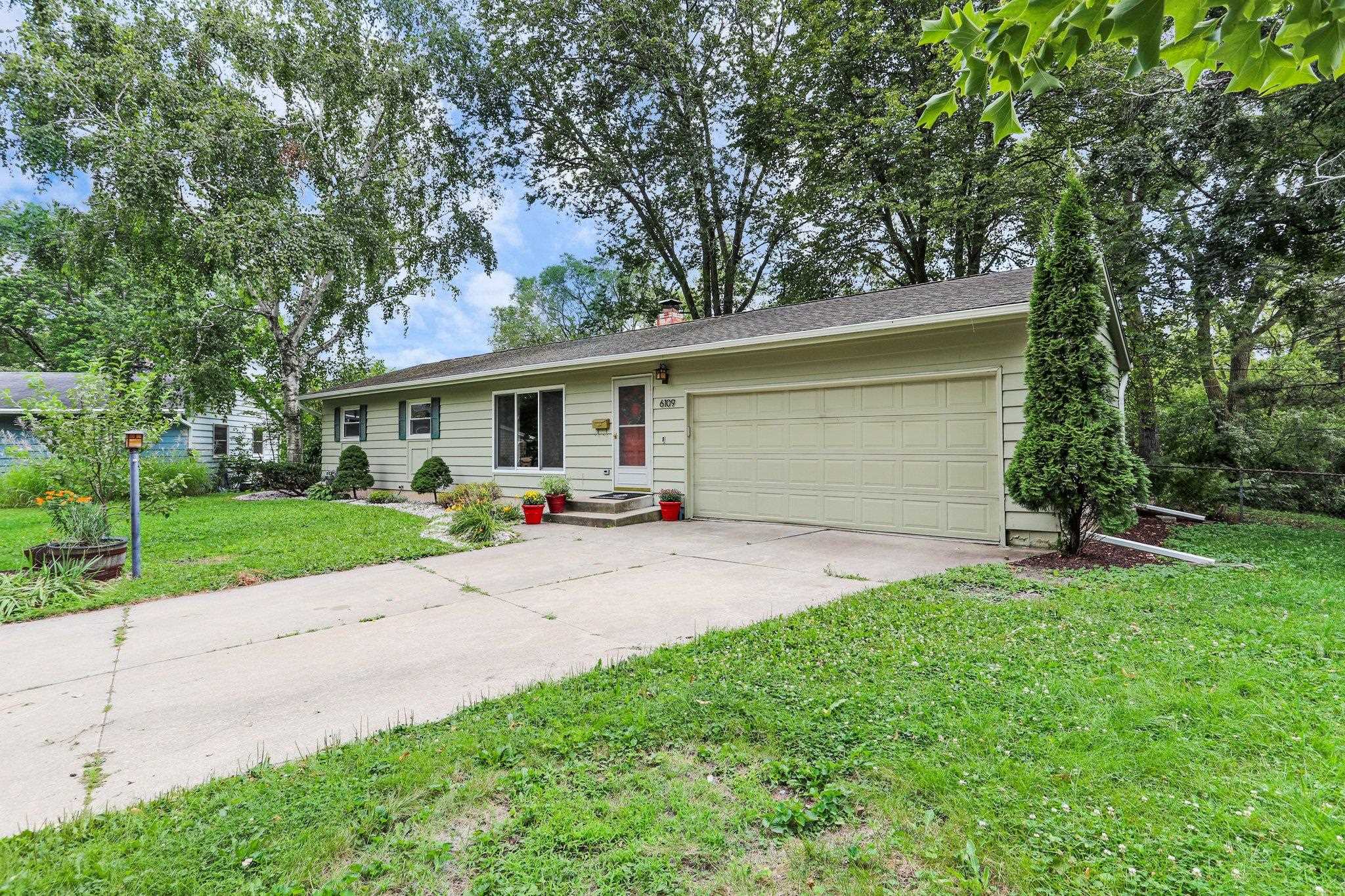 6109 Mulberry Circle