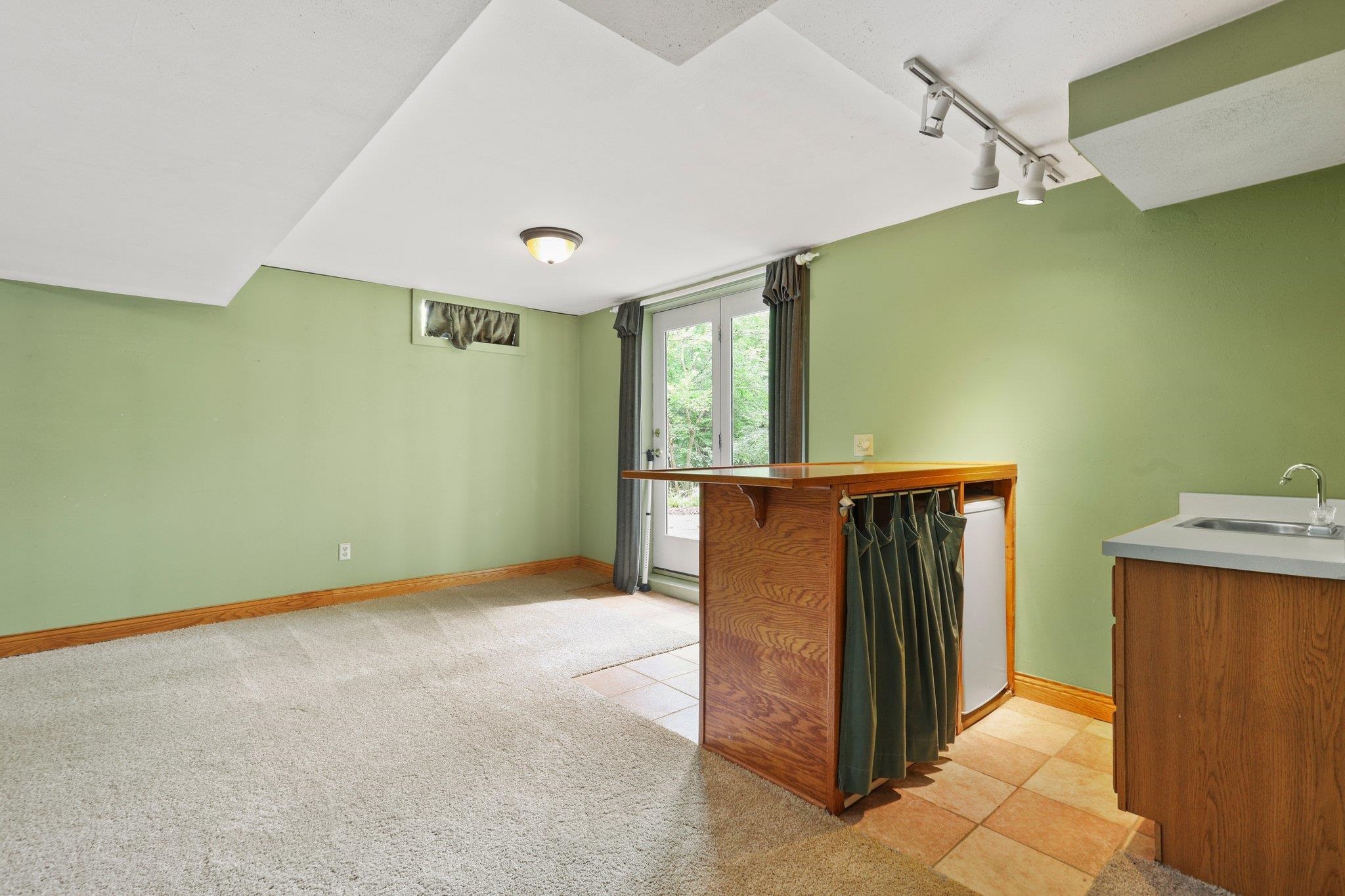 6109 Mulberry Circle