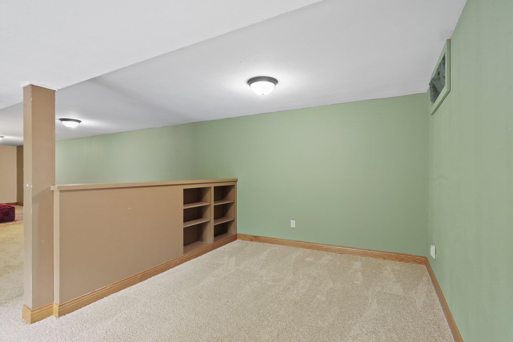 6109 Mulberry Circle