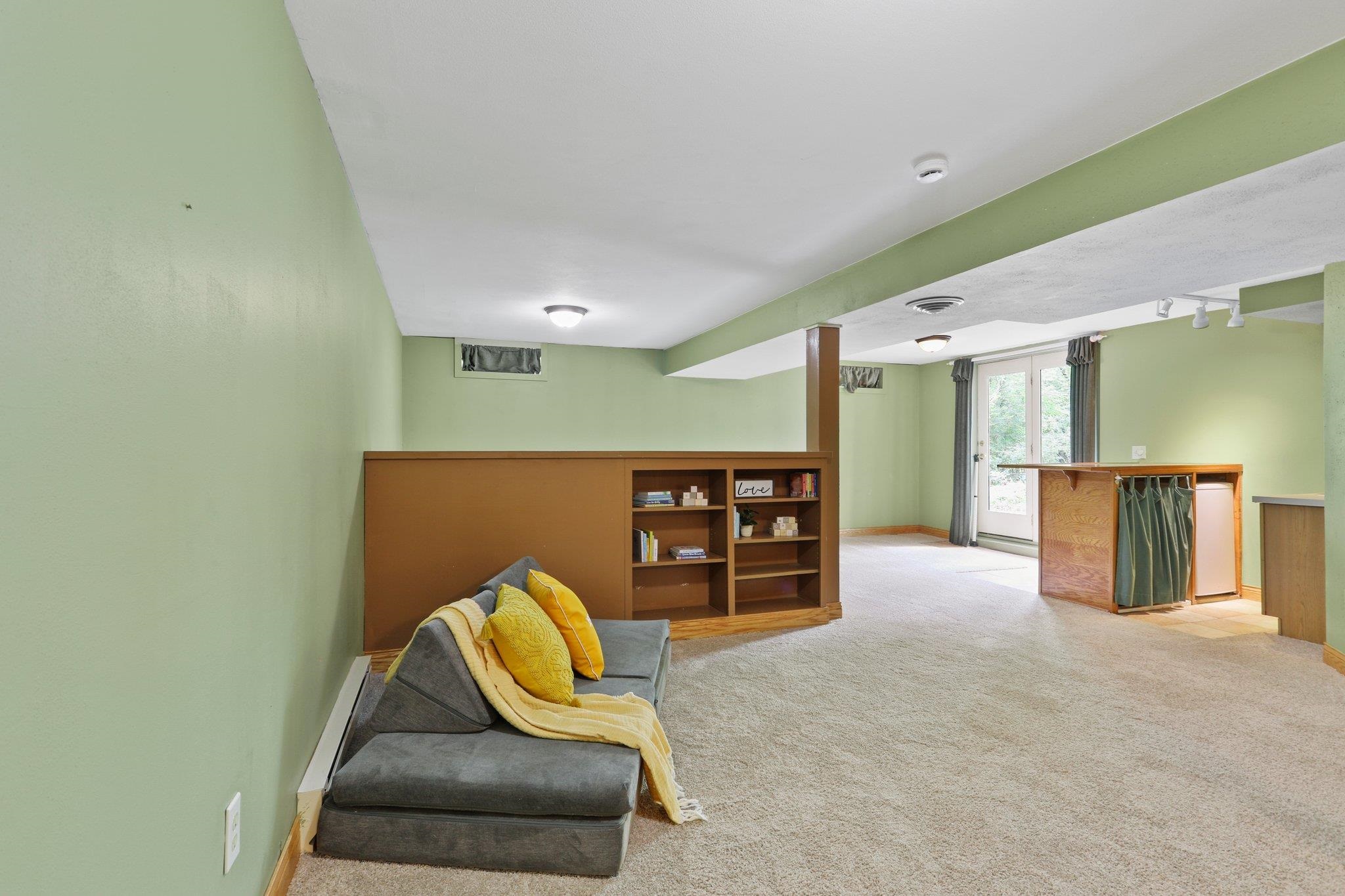 6109 Mulberry Circle