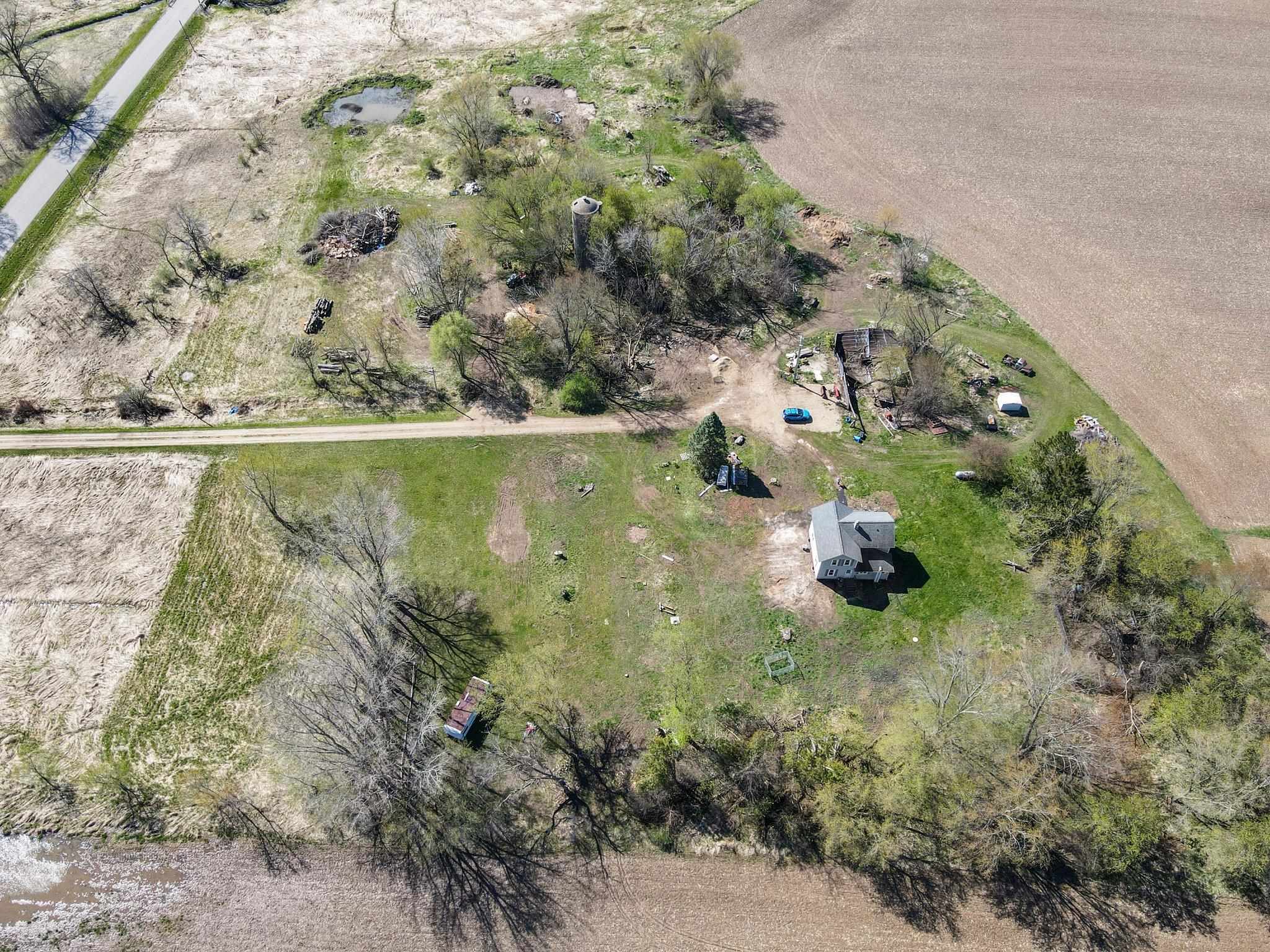 1945 Spring Road