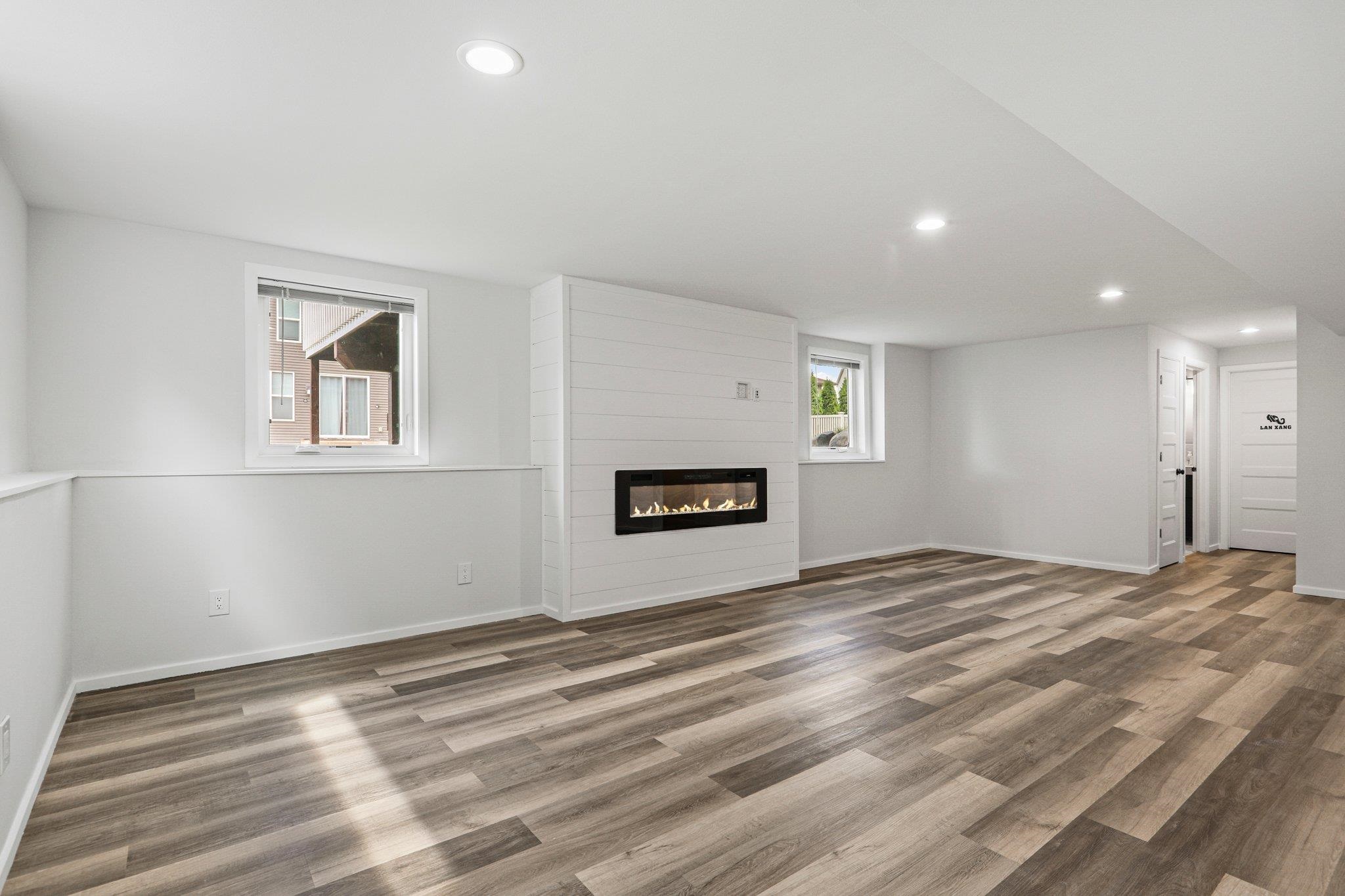 1812 Waterfall Way