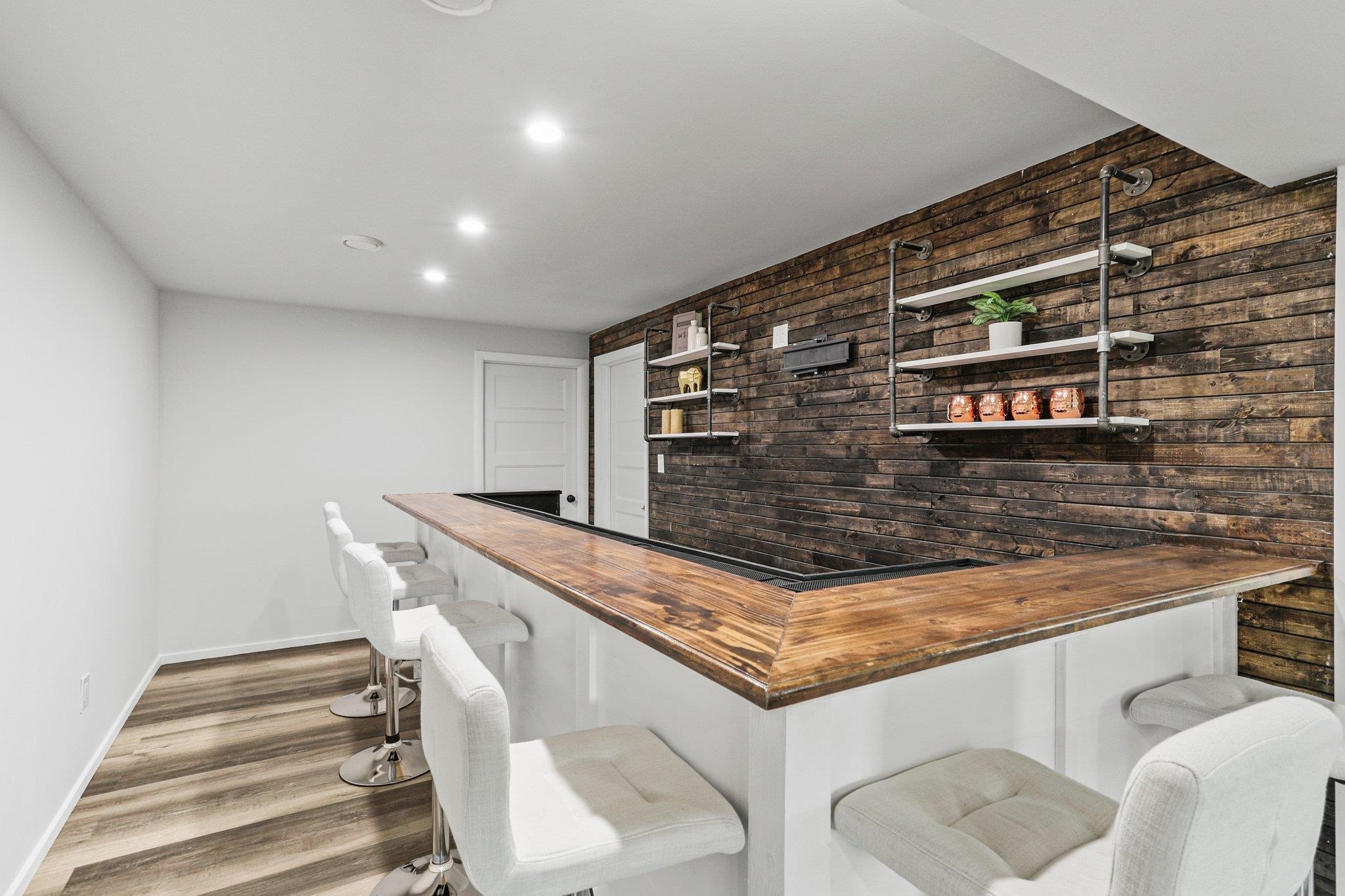 1812 Waterfall Way