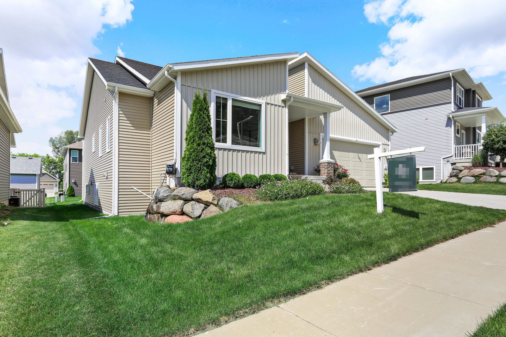 1812 Waterfall Way