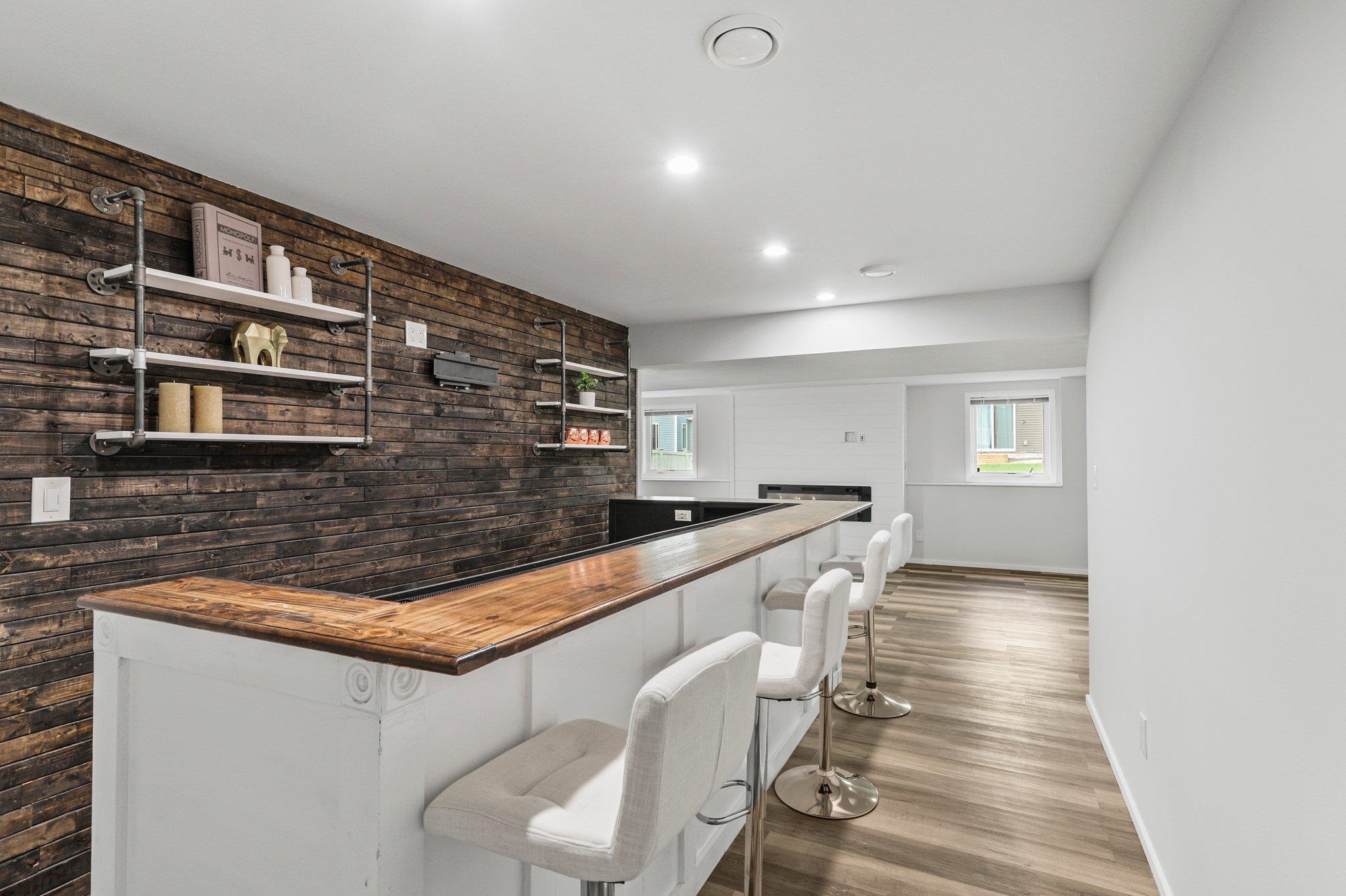 1812 Waterfall Way