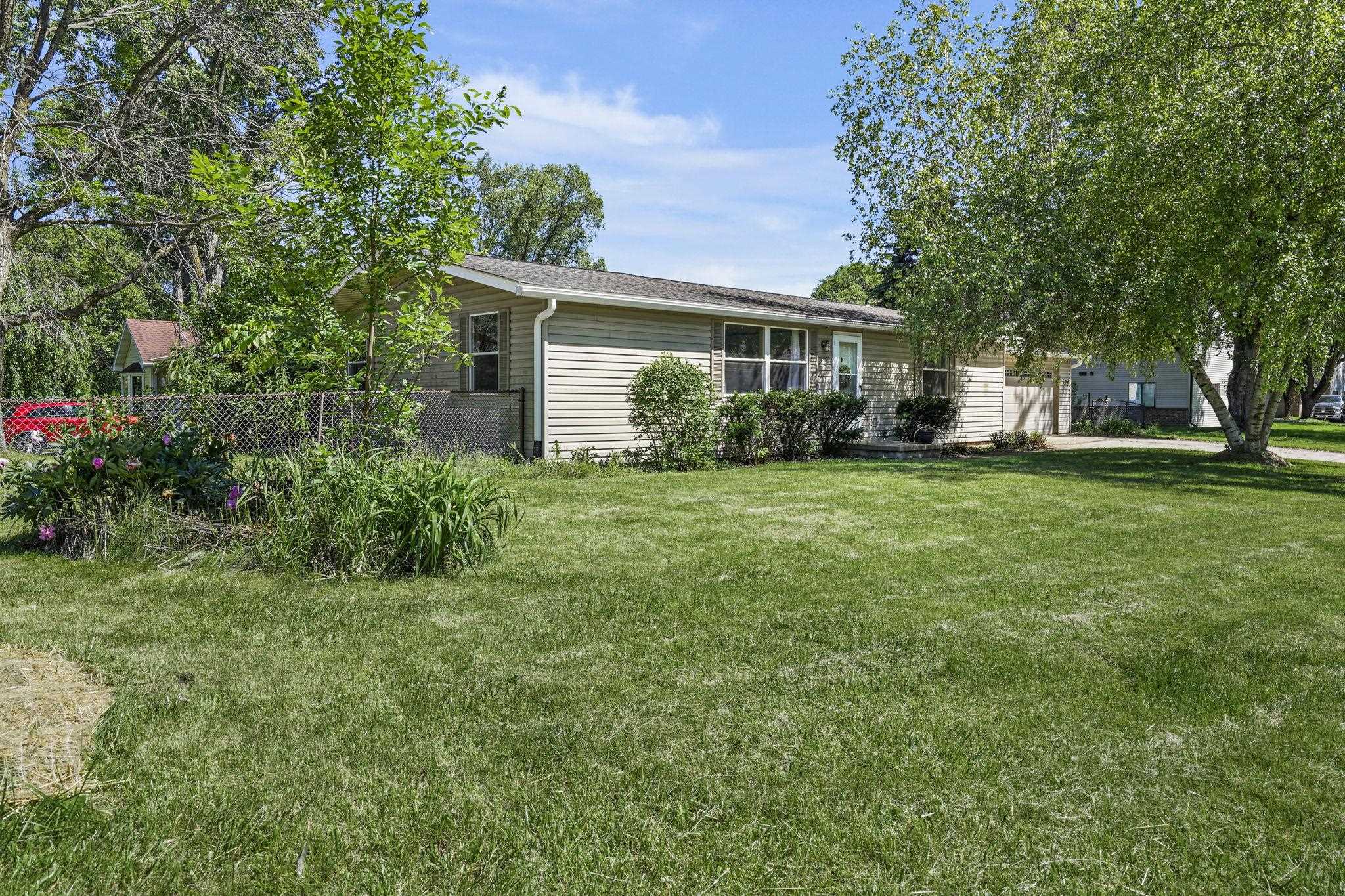 4387 Crescent Road
