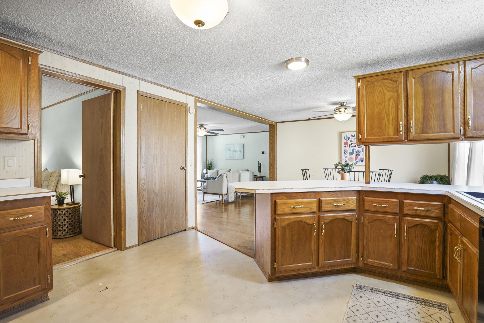 4387 Crescent Road