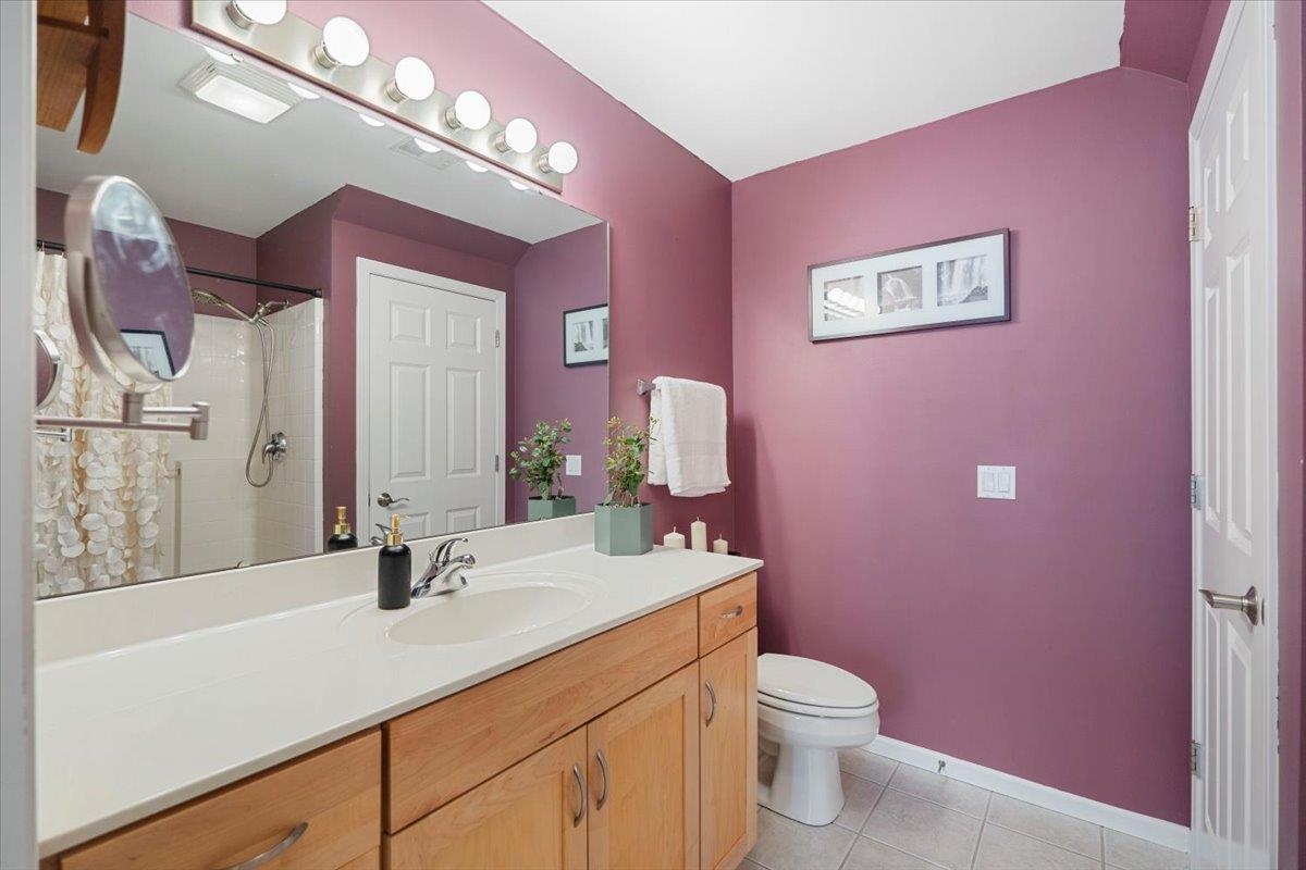 16 Corner Stone Way Unit: 9