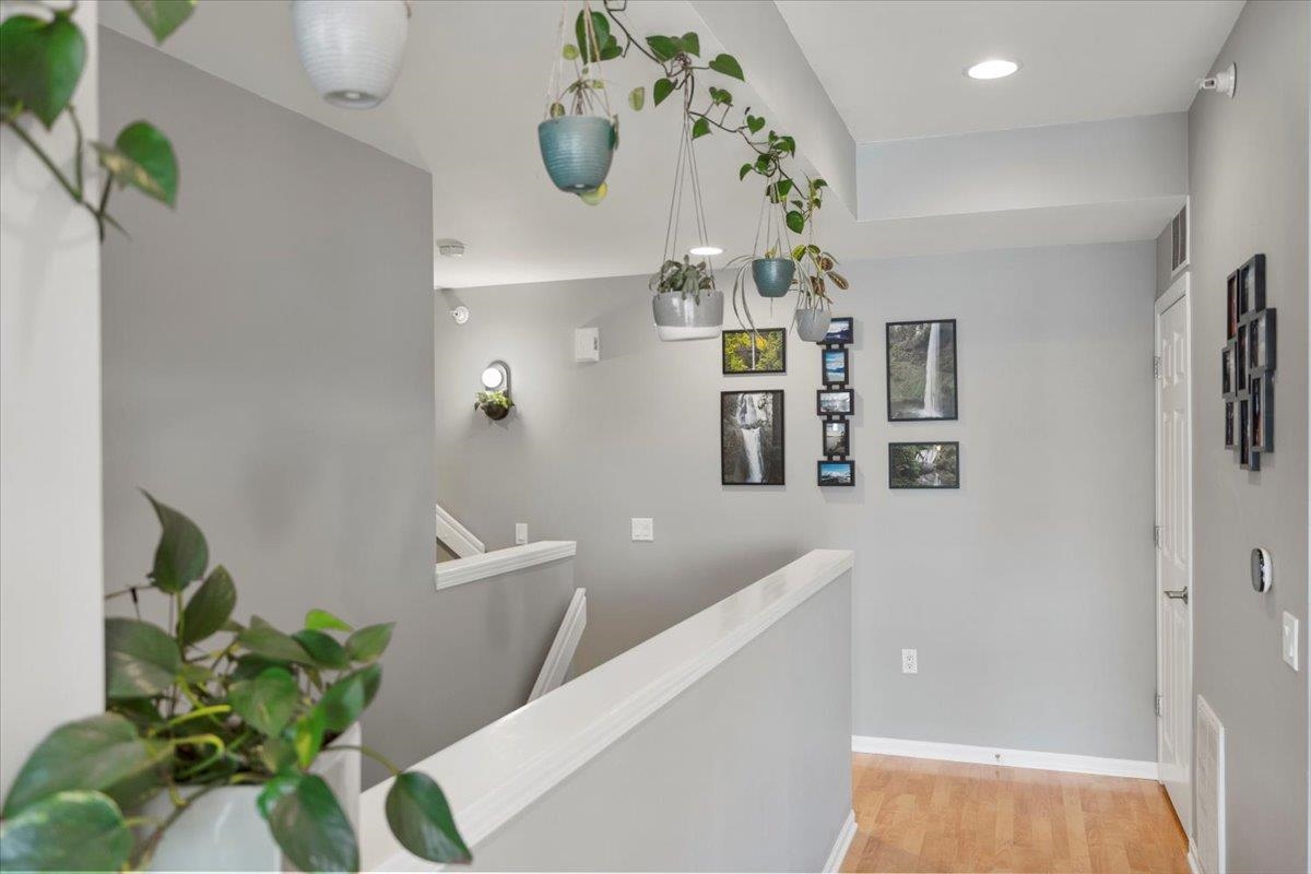 16 Corner Stone Way Unit: 9