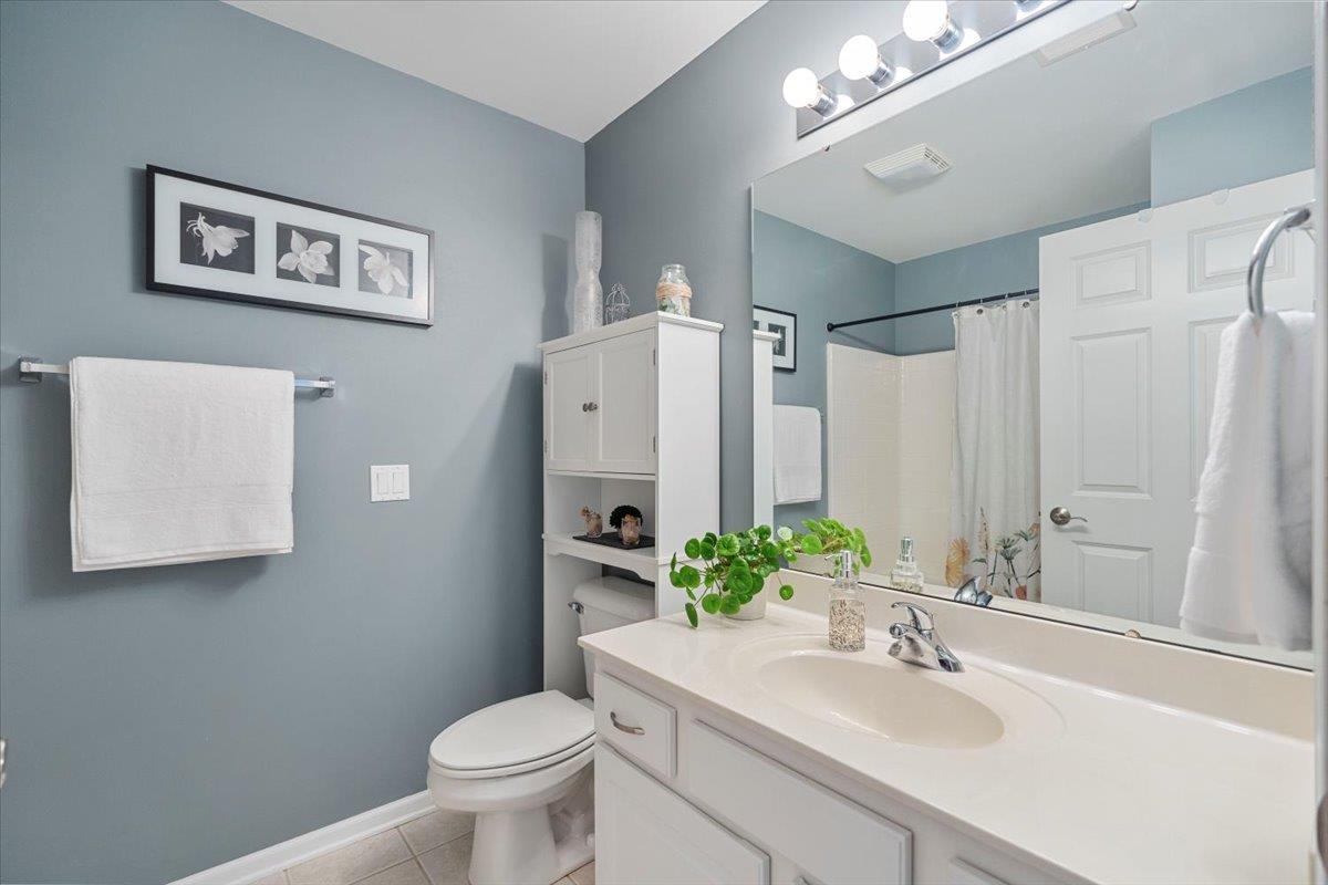 16 Corner Stone Way Unit: 9