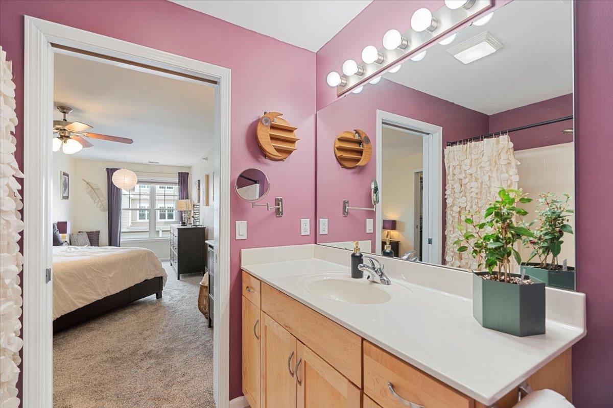 16 Corner Stone Way Unit: 9