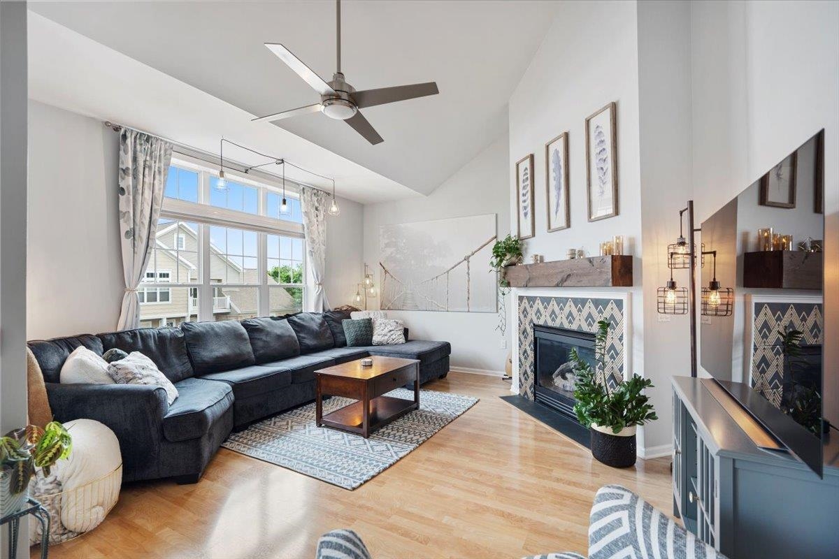 16 Corner Stone Way Unit: 9