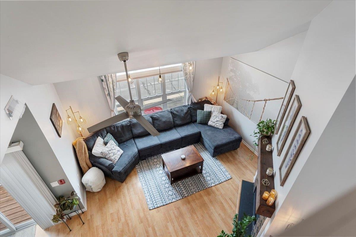 16 Corner Stone Way Unit: 9