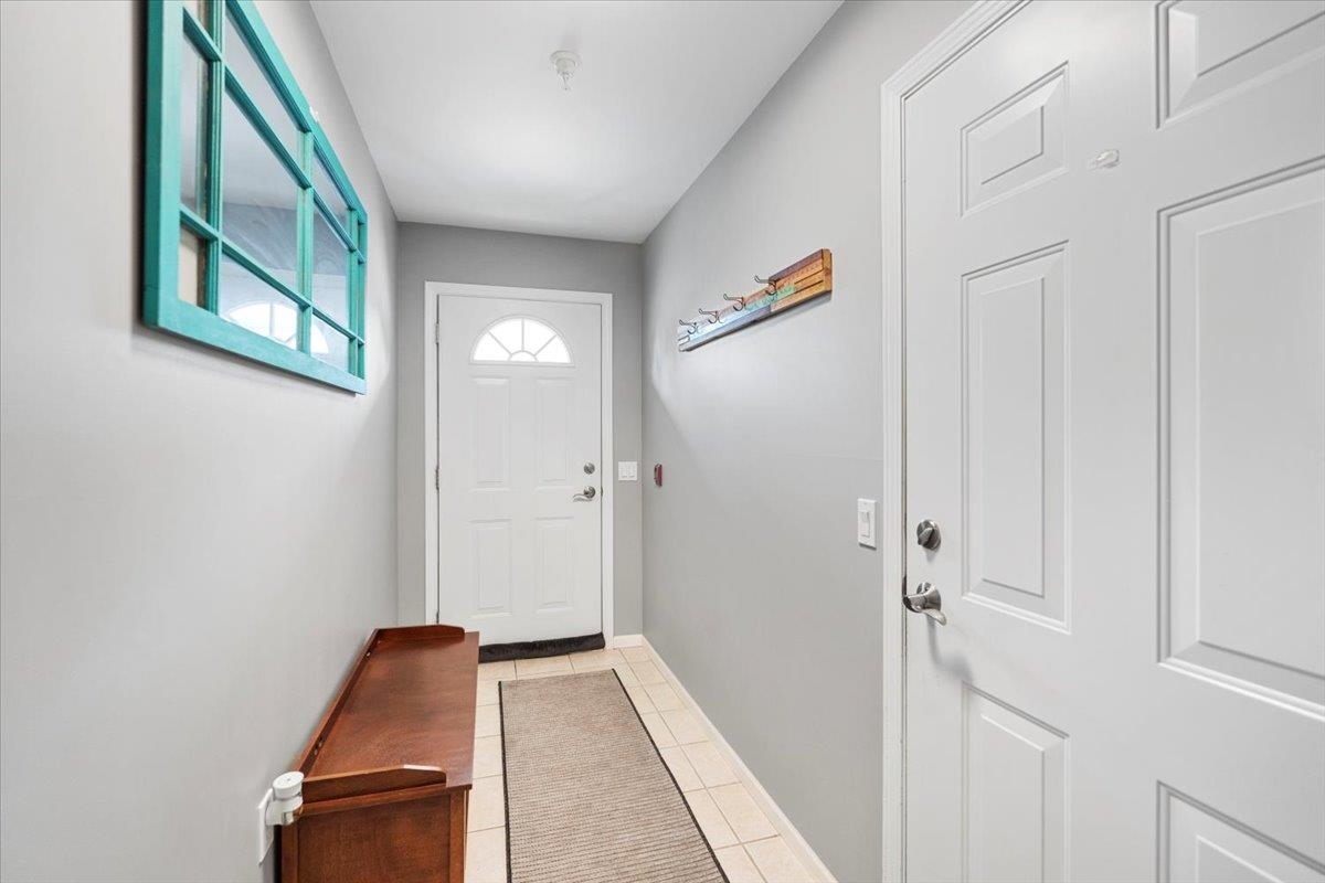 16 Corner Stone Way Unit: 9
