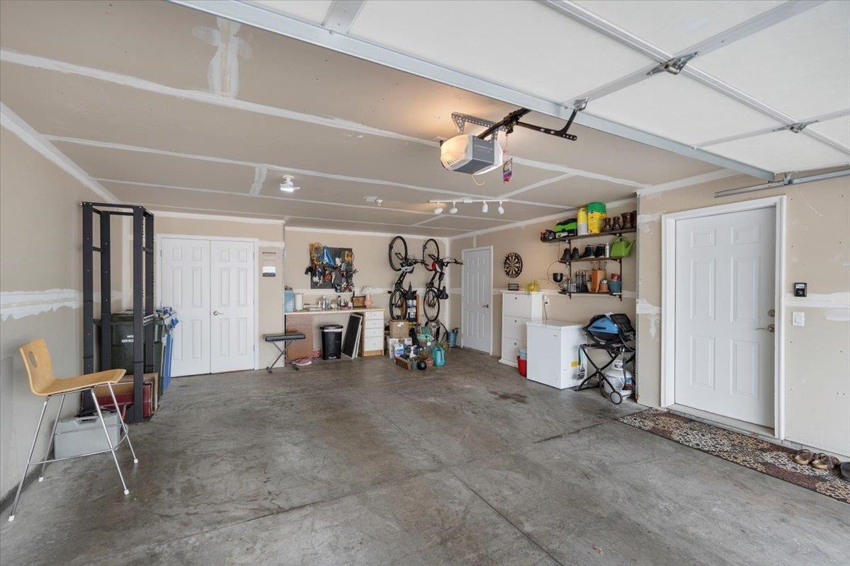 16 Corner Stone Way Unit: 9