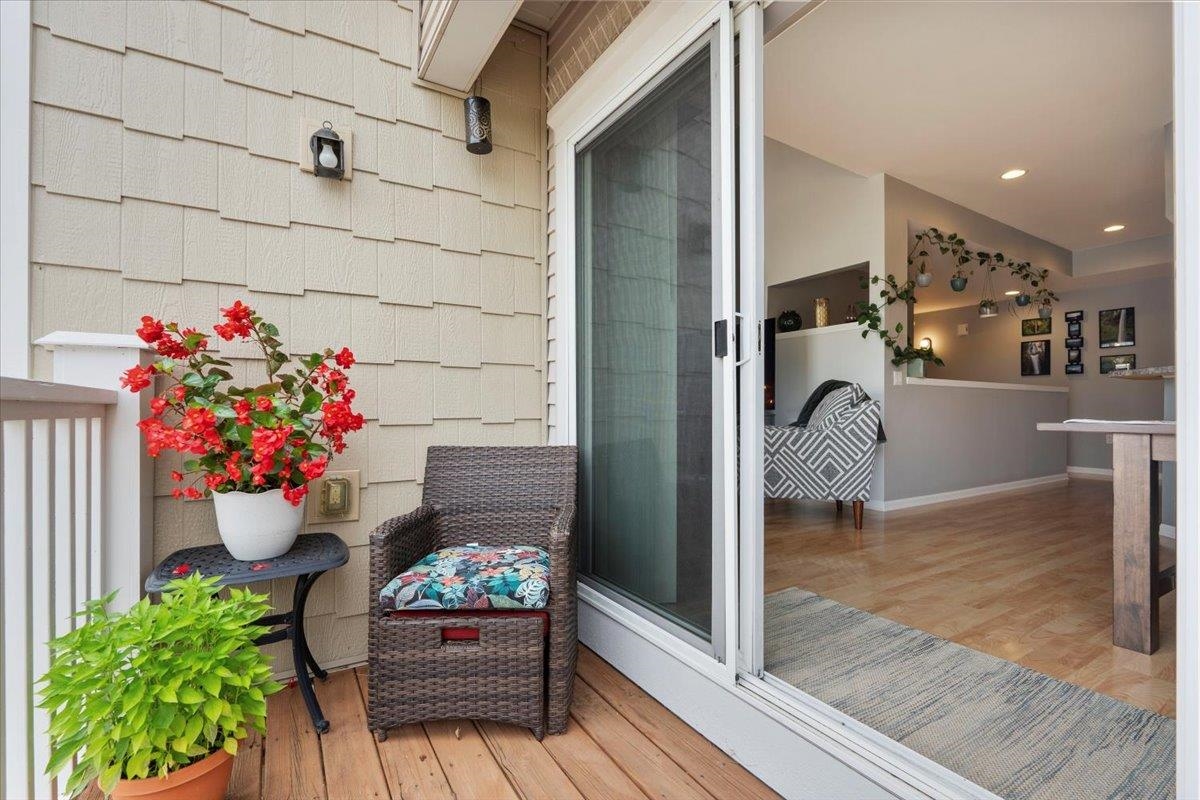 16 Corner Stone Way Unit: 9