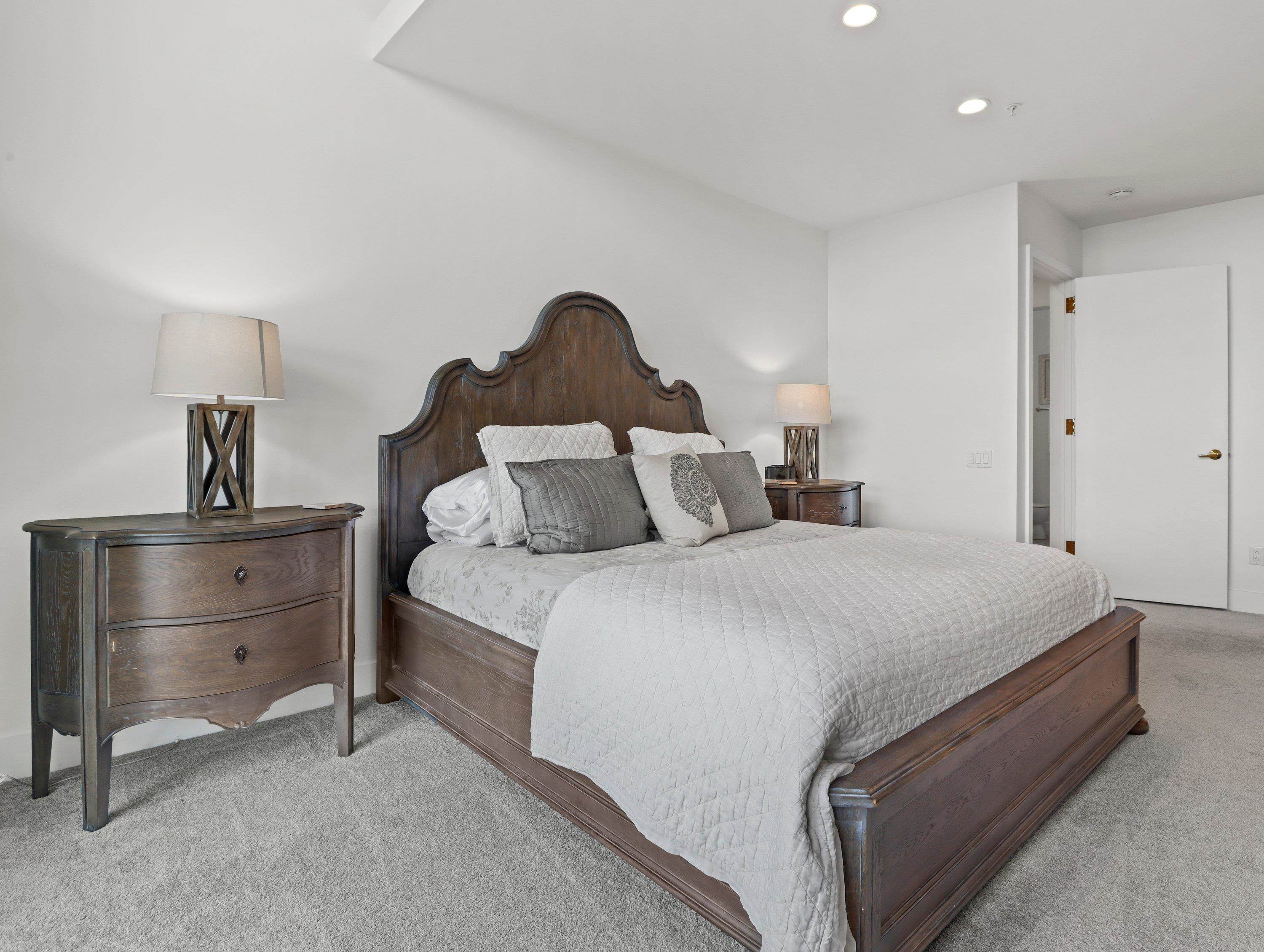 155 E Wilson Street 101