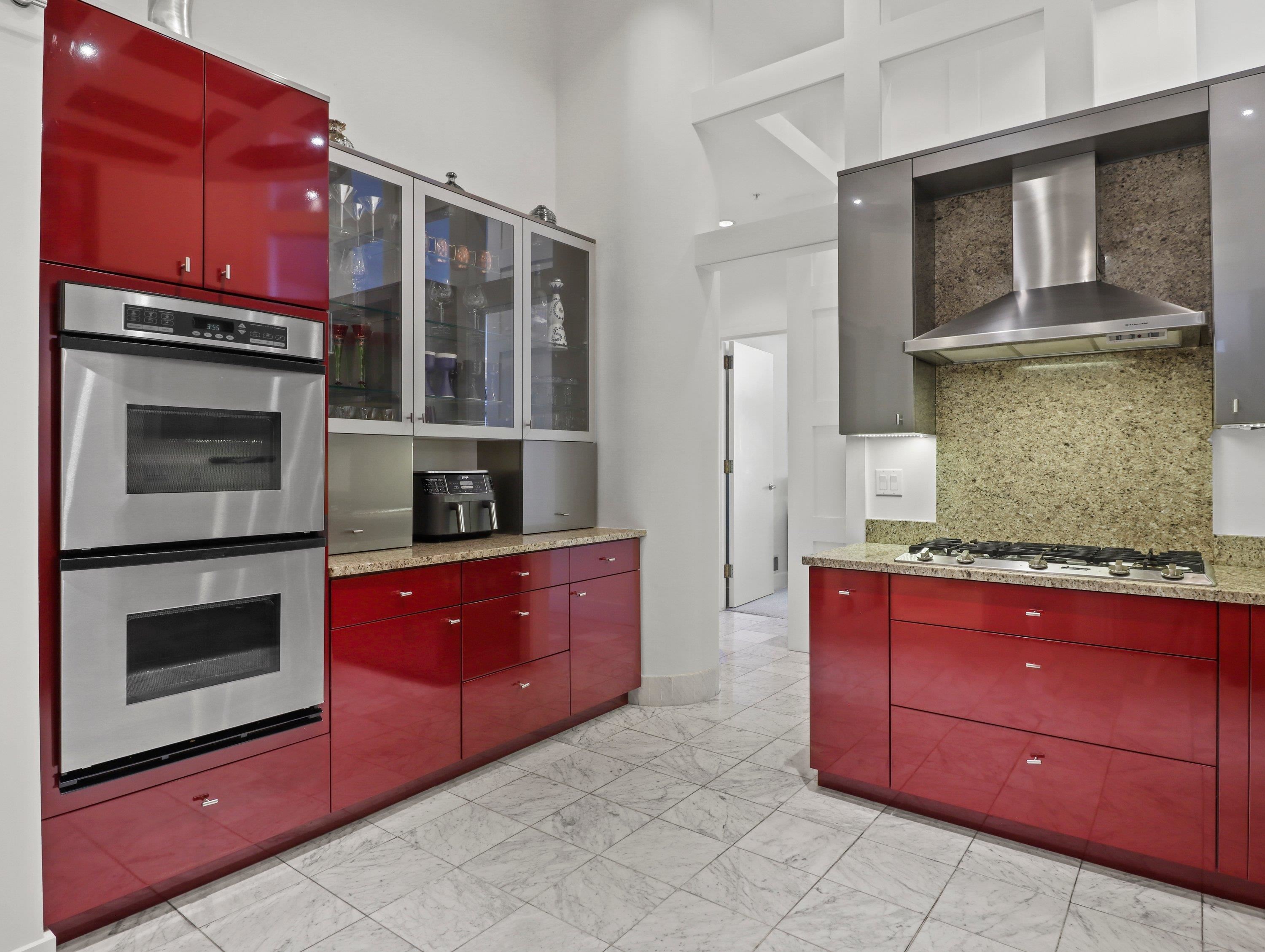 155 E Wilson Street 101