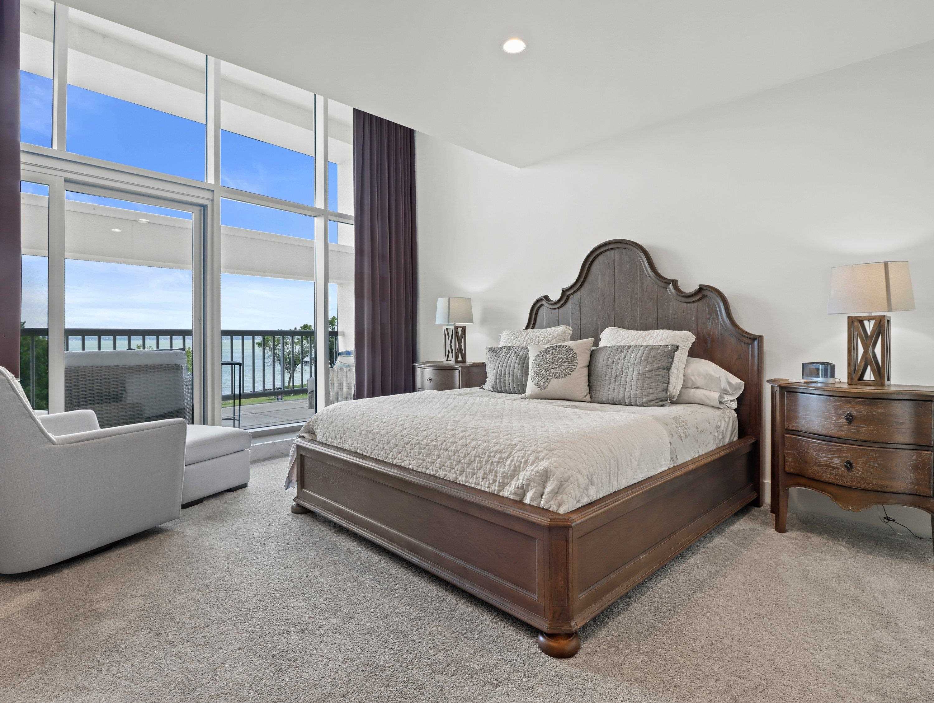 155 E Wilson Street 101