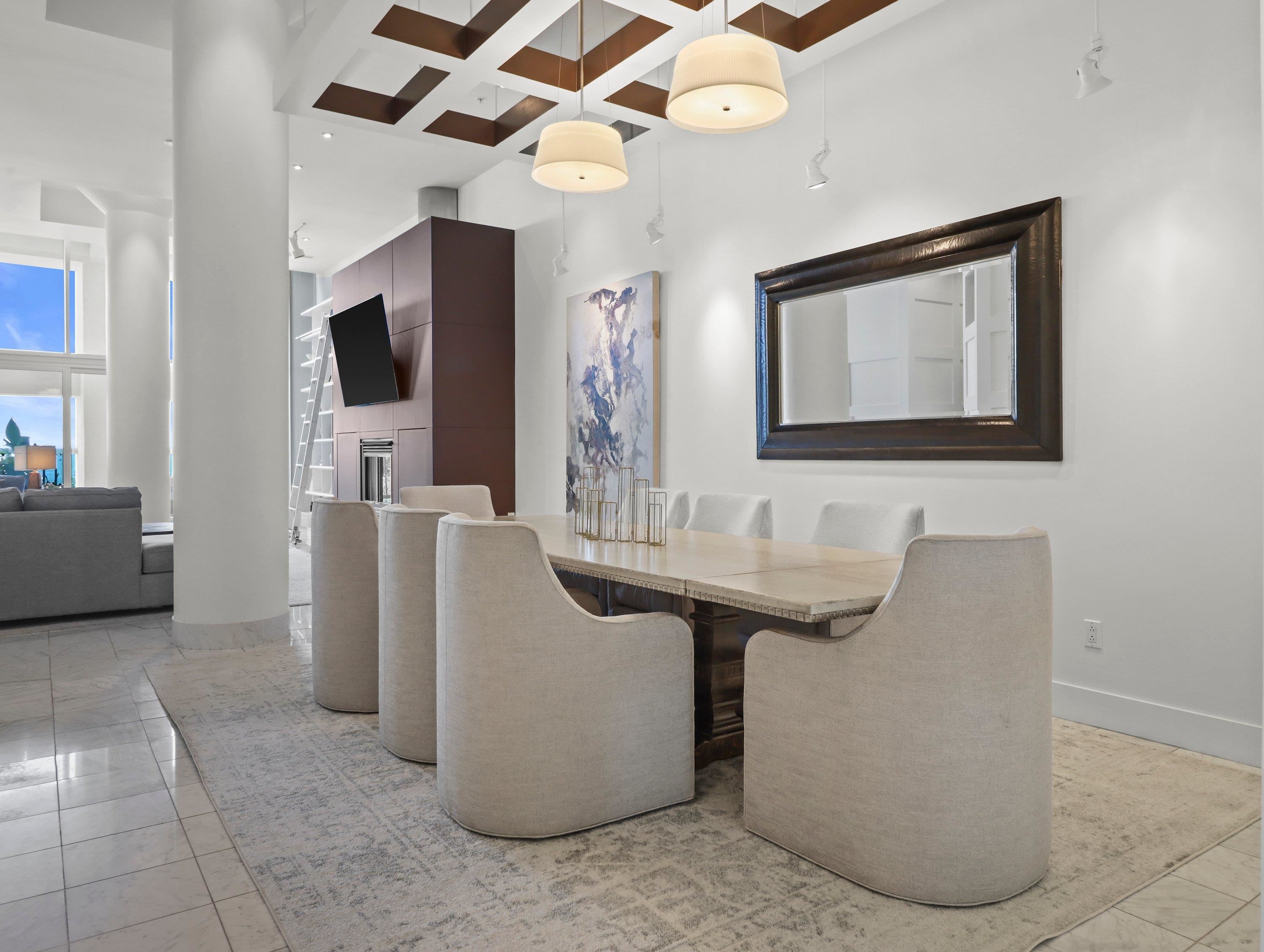 155 E Wilson Street 101