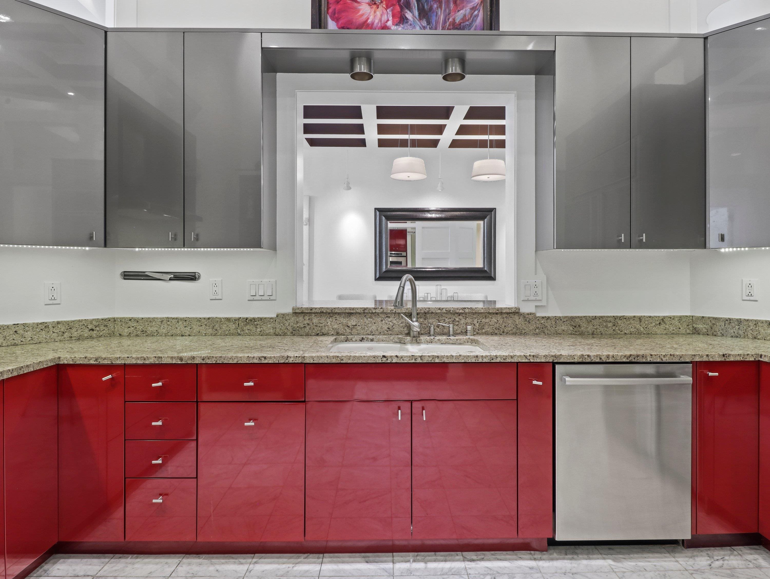155 E Wilson Street 101