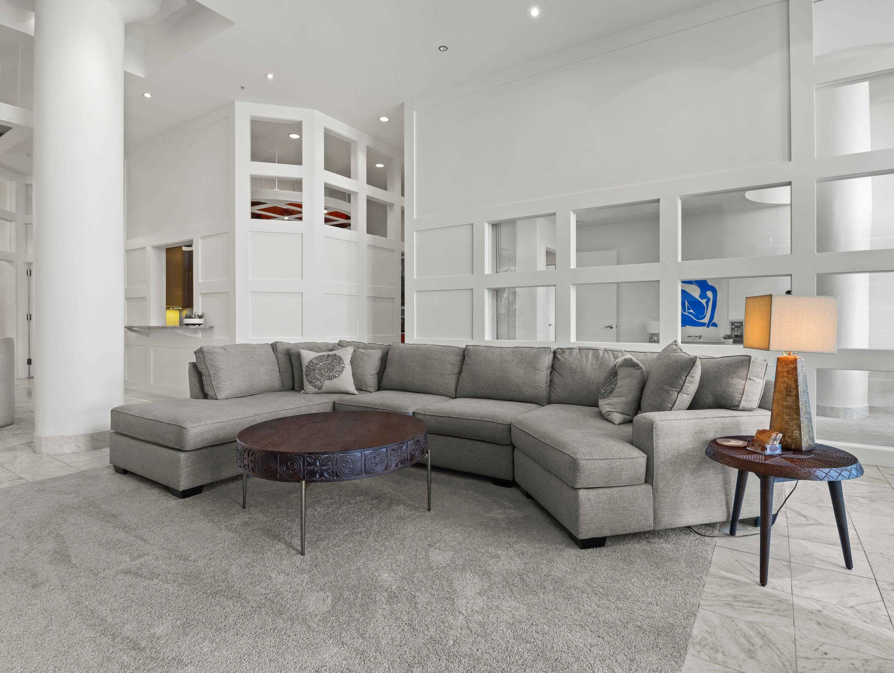 155 E Wilson Street 101