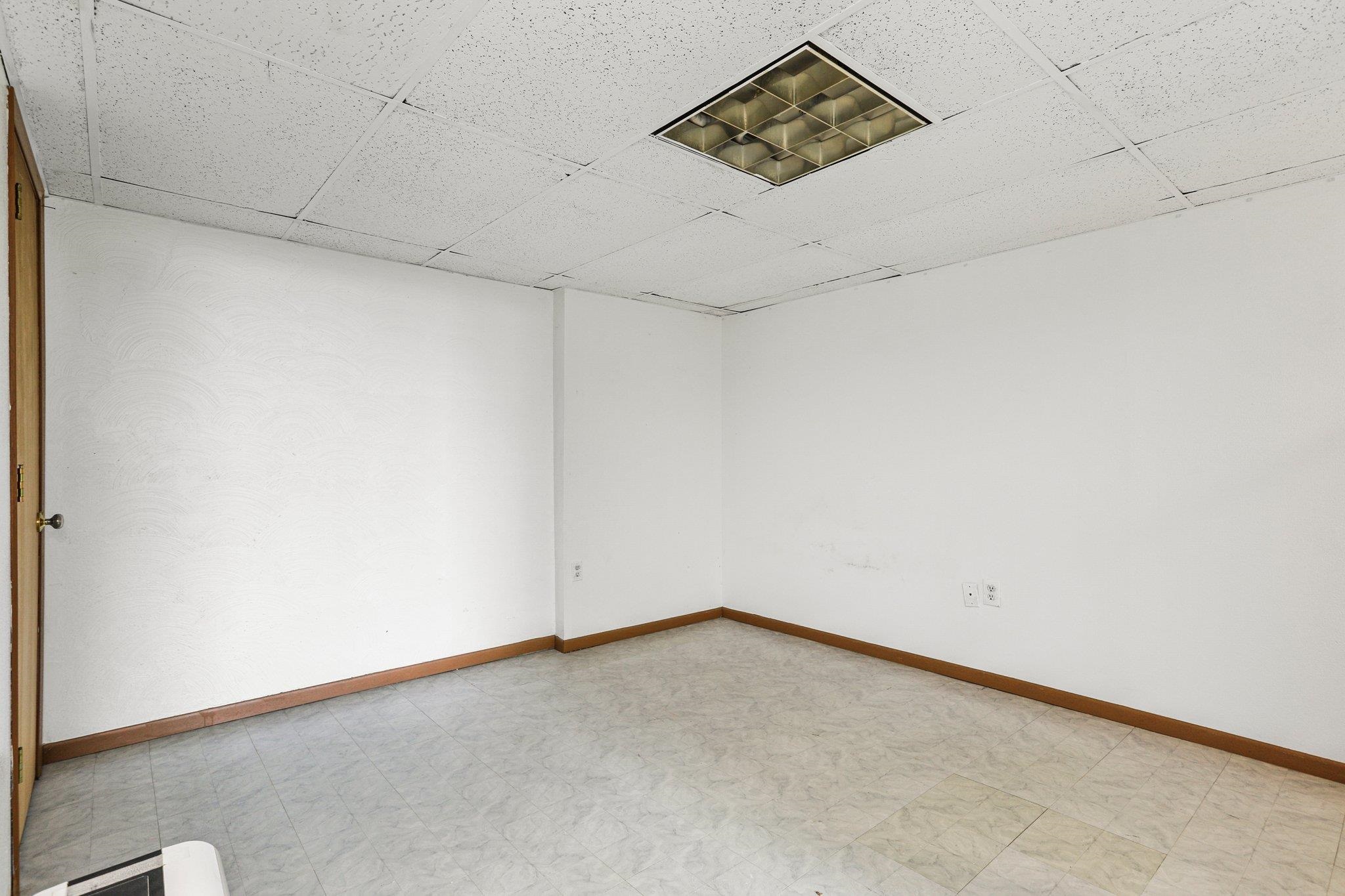 1505 Lawnview Lane