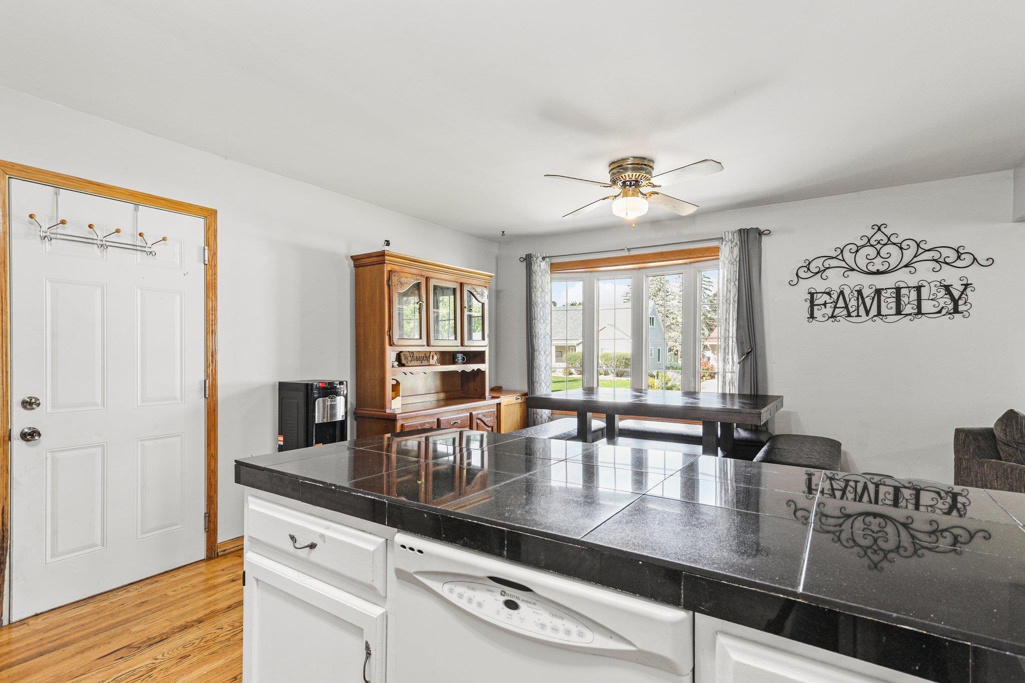 1505 Lawnview Lane